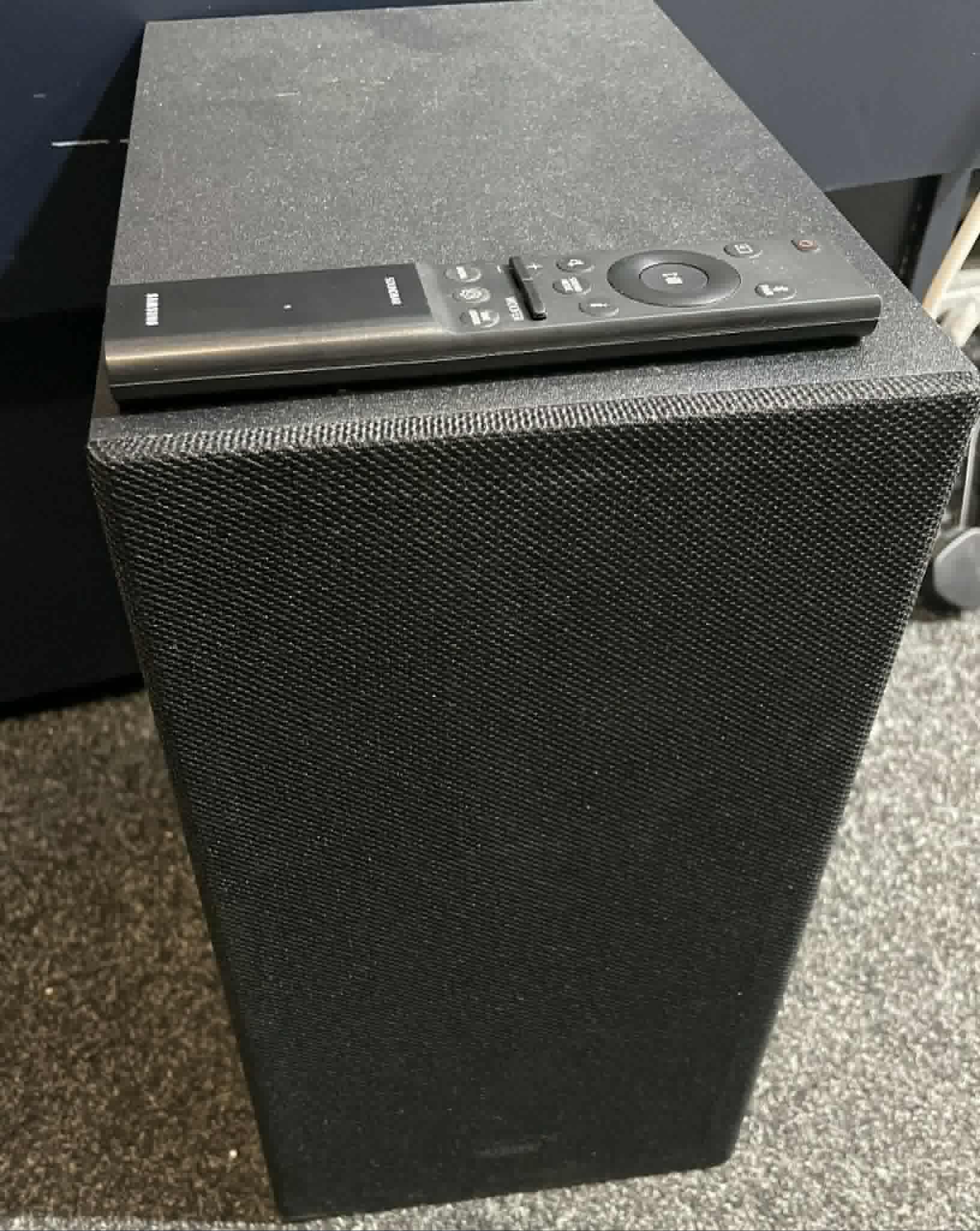 Samsung Soundbar and Sub - Image 2