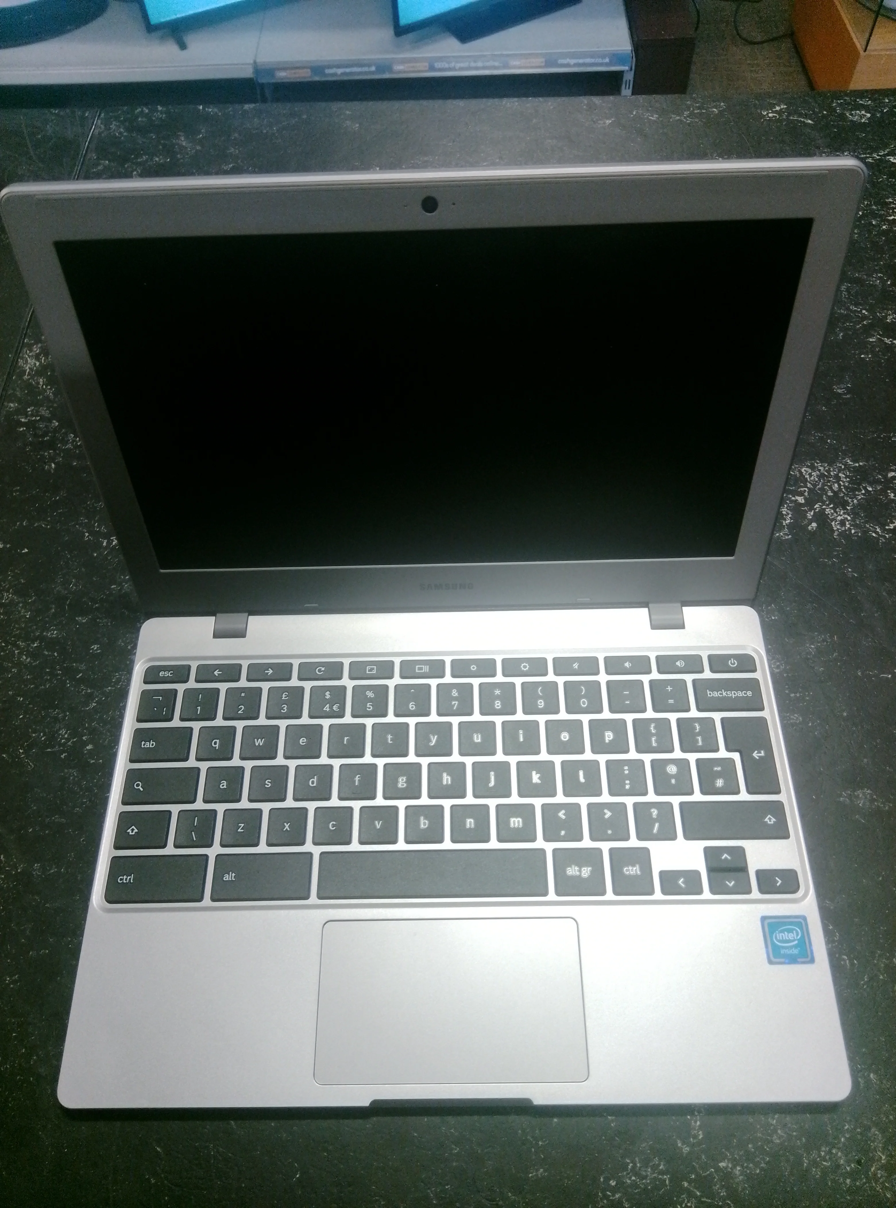 Samsung XE310XBA/N4000/4GB Ram/32GB SSD/11"/ChromeOS/B - Image 2