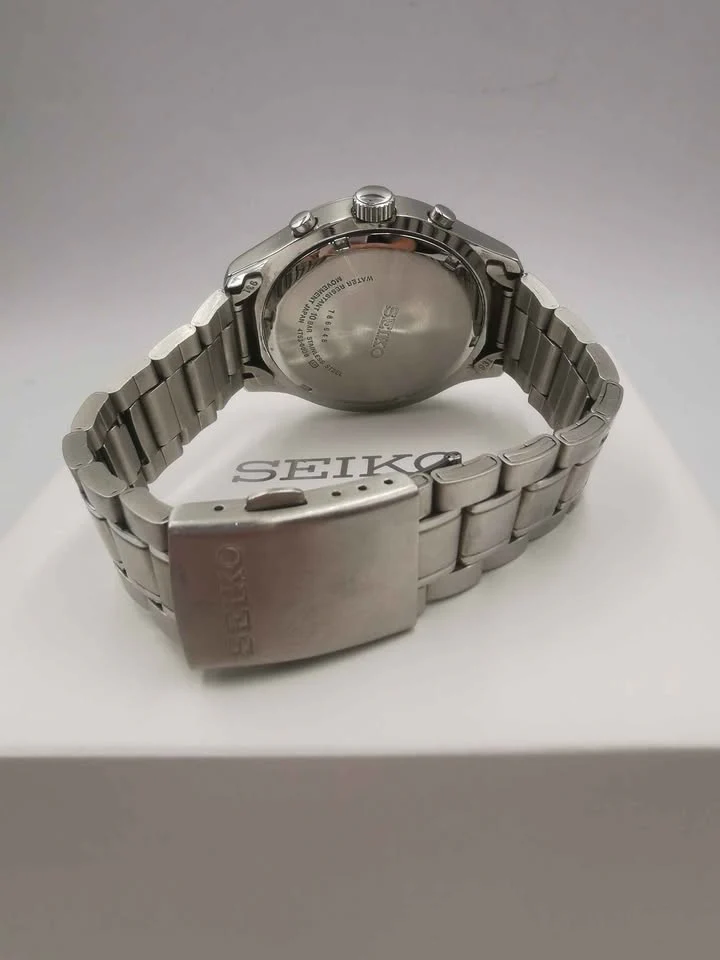 Seiko 4T53-00B0 Men's Stainless Steel Quartz Watch With Original Box - Image 4