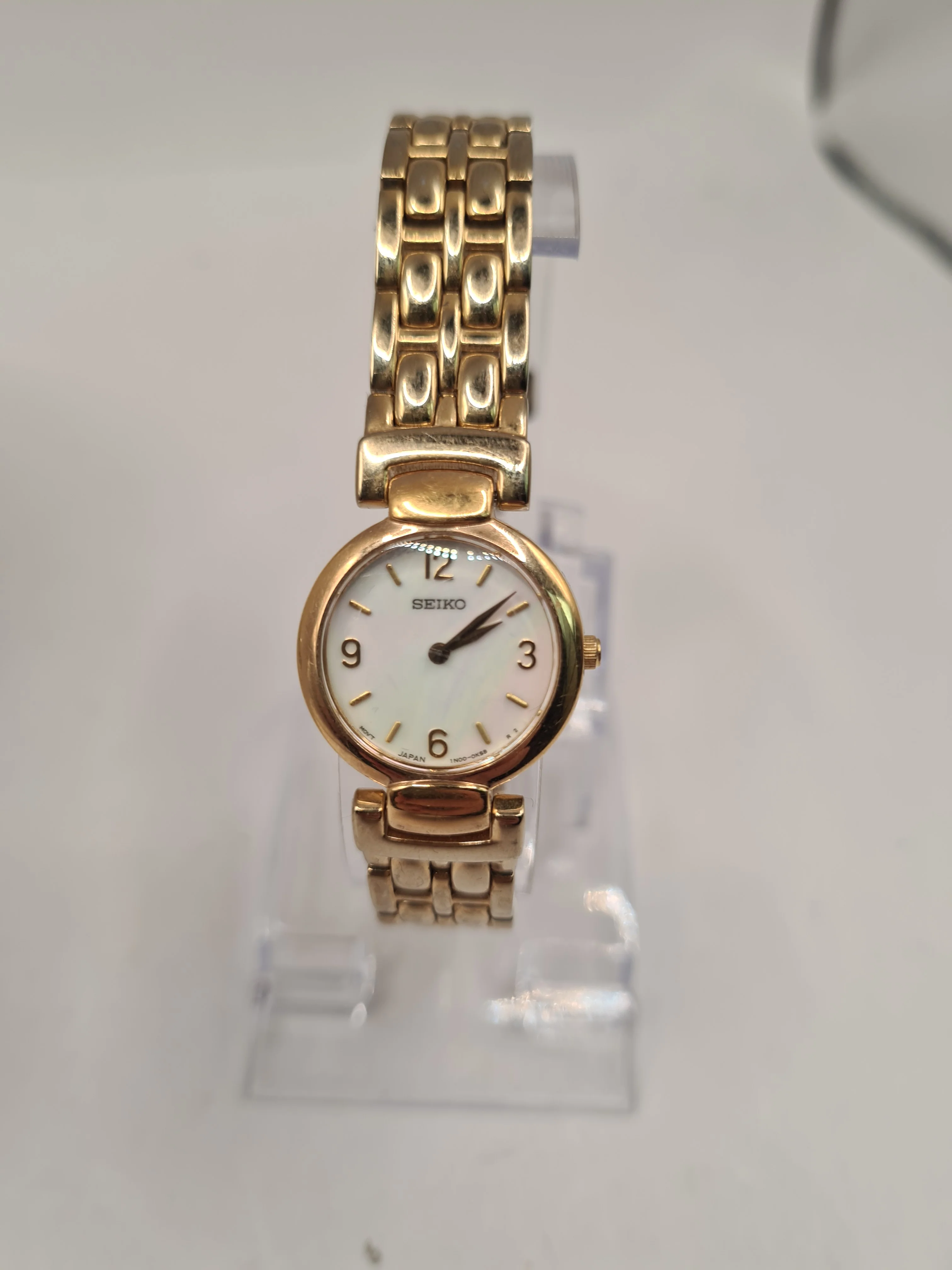 Seiko "Mother Of Pearl" Ladies Watch With Quartz Movement (1N00-0GRO), Boxed - Image 2