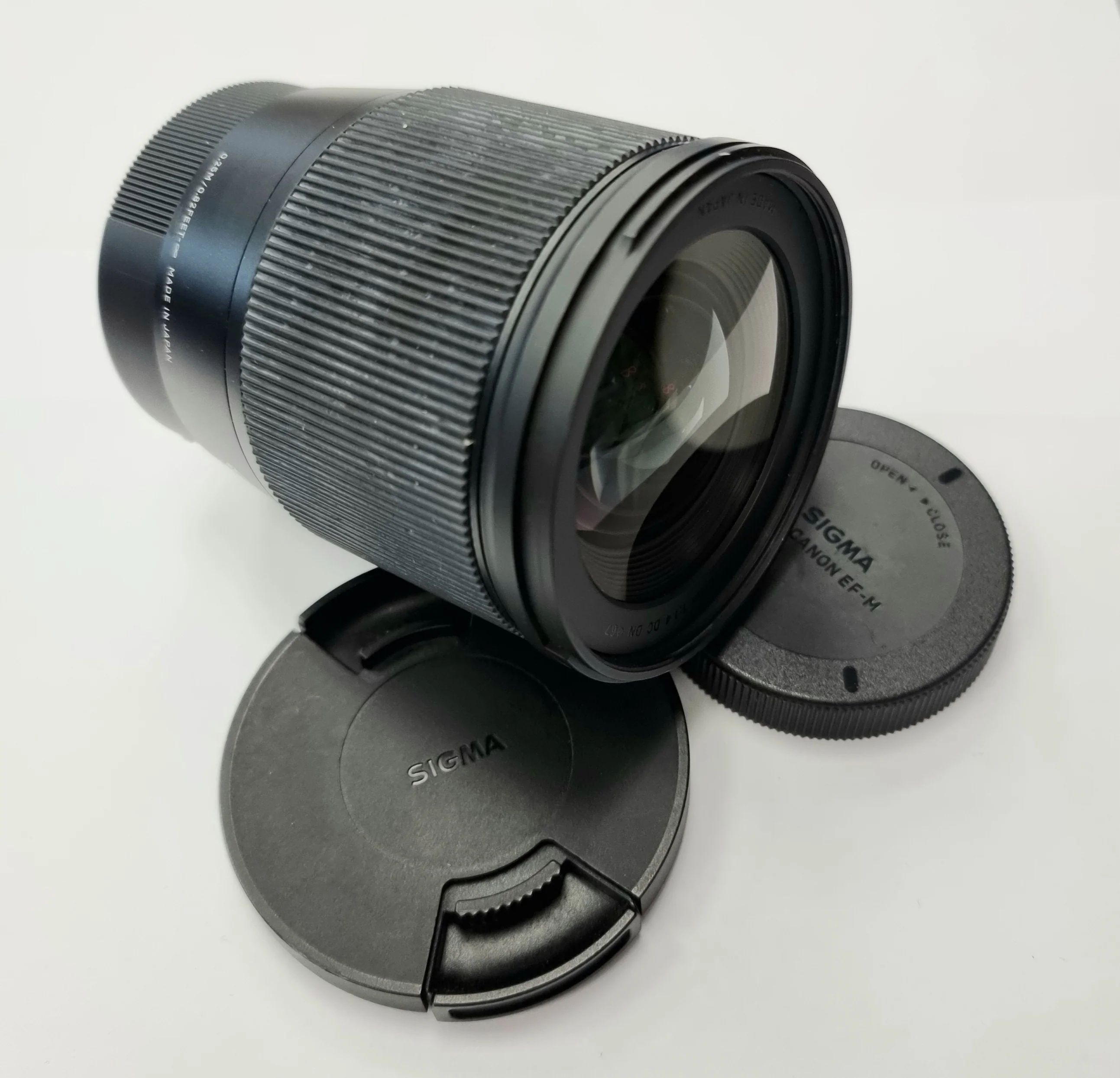 Sigma 16mm F/1.4 DC DN Contemporary Lens (Canon) - Image 2