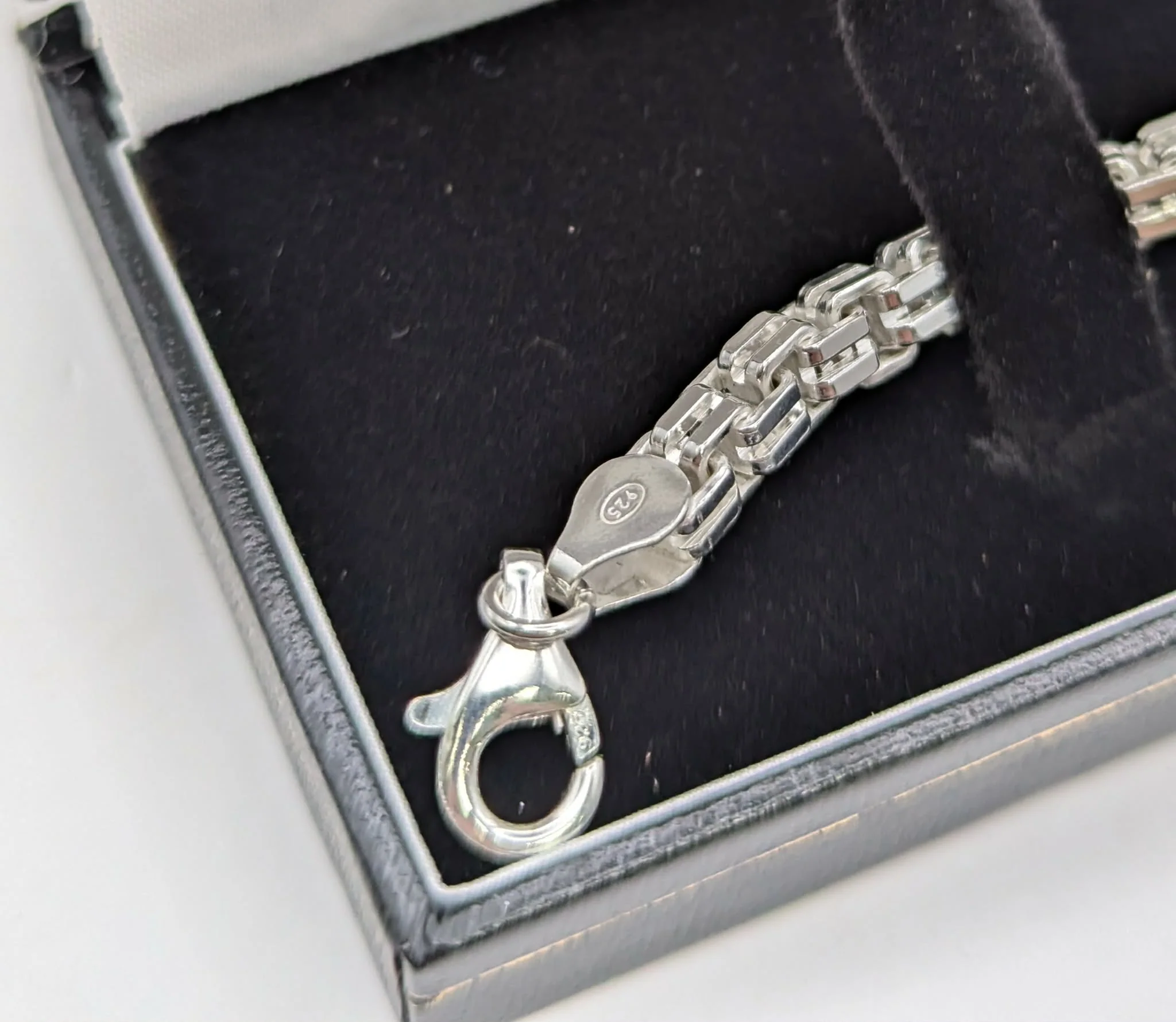 SILVER 925 HALLMARKED, Venetian box link Bracelet With Lobster Lock, 8", 22.5g !BRAND NEW! - Image 2