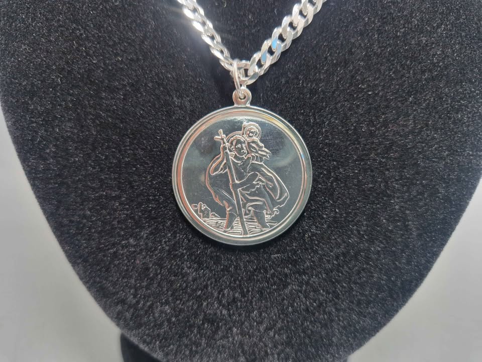 Silver Chain, 25.9g, 24" in length with Silver Pendant - Image 2