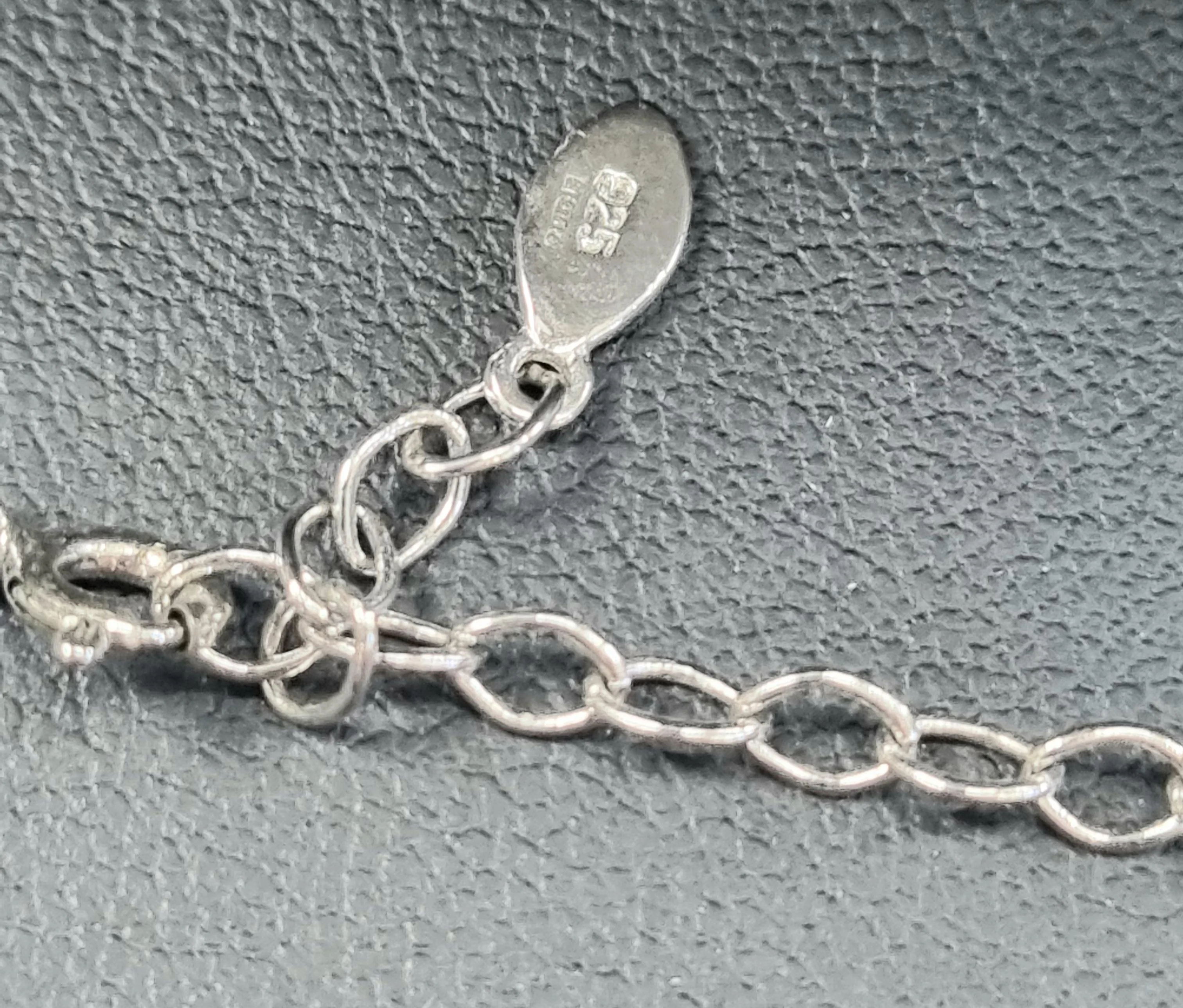SILVER CHISHOLM HUNTER CRYSTAL NECKLACE - Image 3