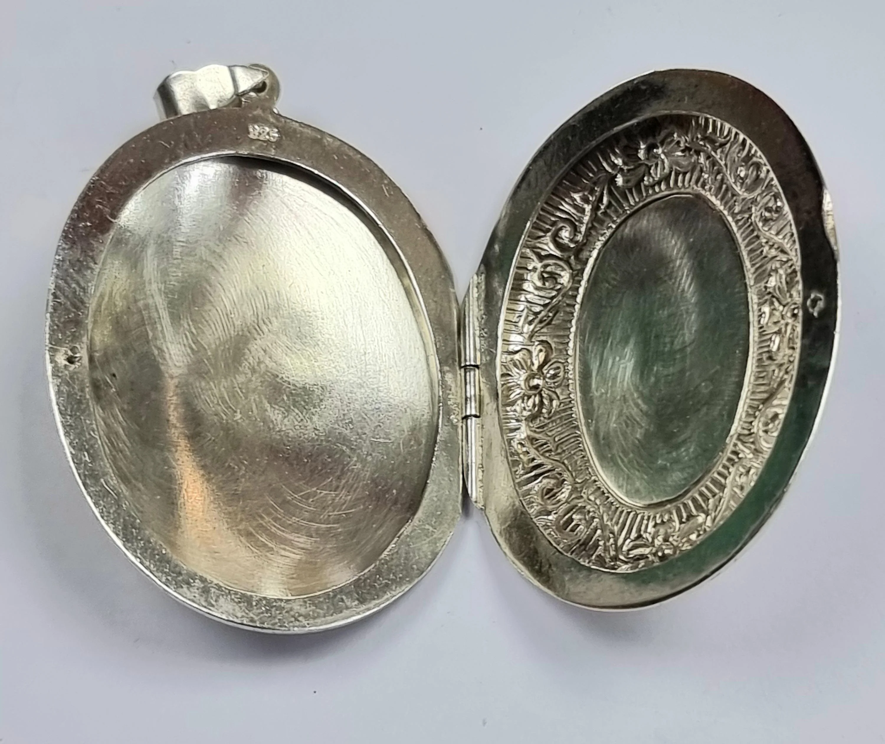 Silver Locket 6cm - Image 3