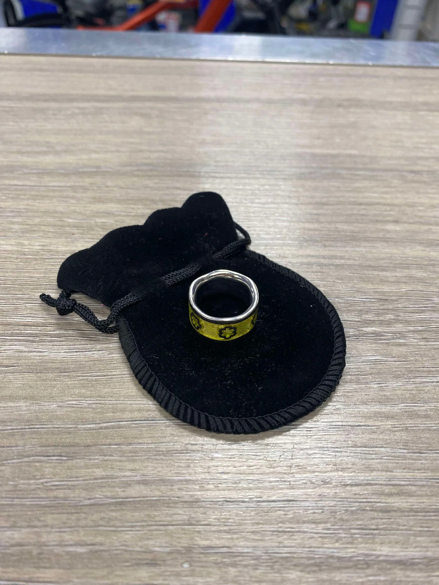 Silver ring with flower - Image 2