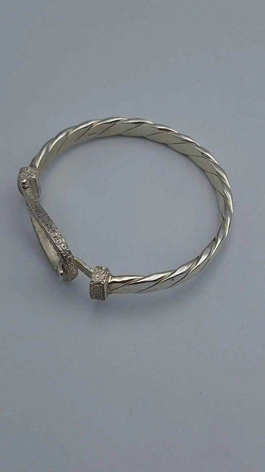 Solid 925 Sterling Silver Horseshoe Bangle - 31.42 Grams **BRAND NEW** - Image 3