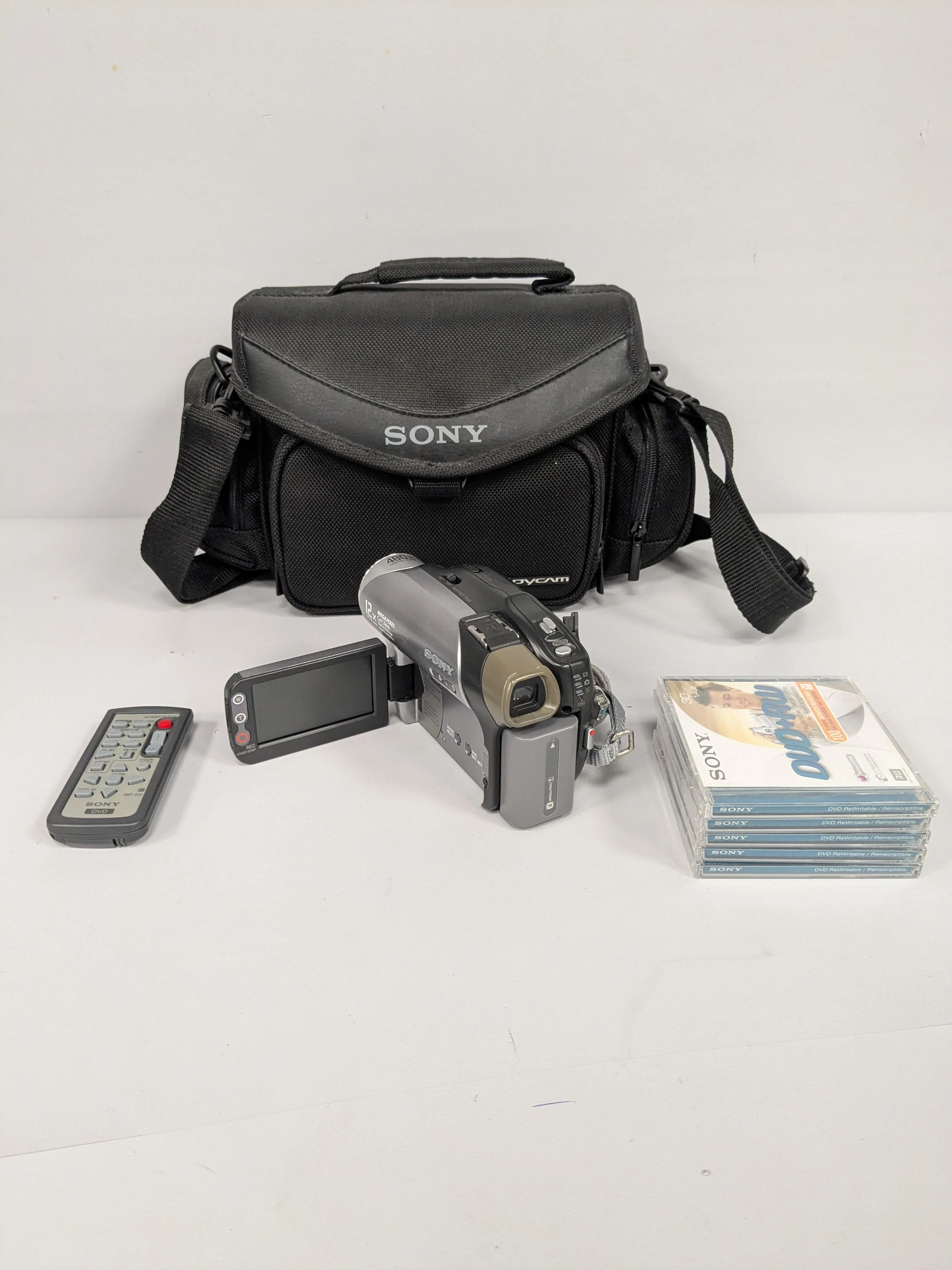 Sony DCR-DVD202E Camcorder - Image 3