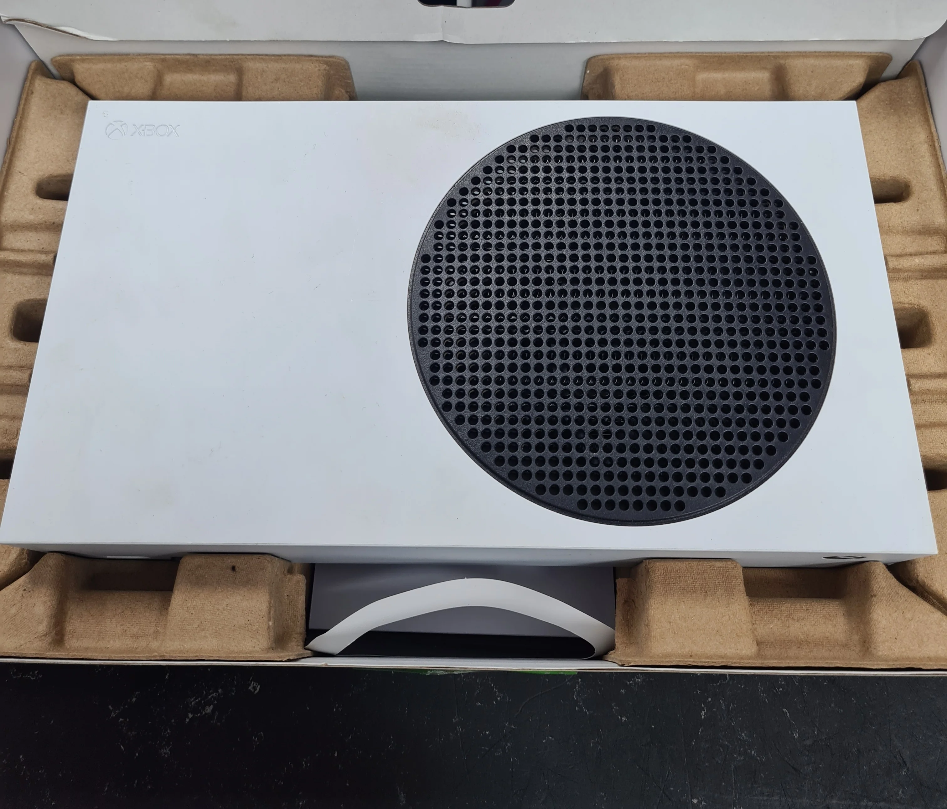 Microsoft Xbox Series S Console, 512GB, White, Boxed With White/Pink Controller And All Leads - Image 3
