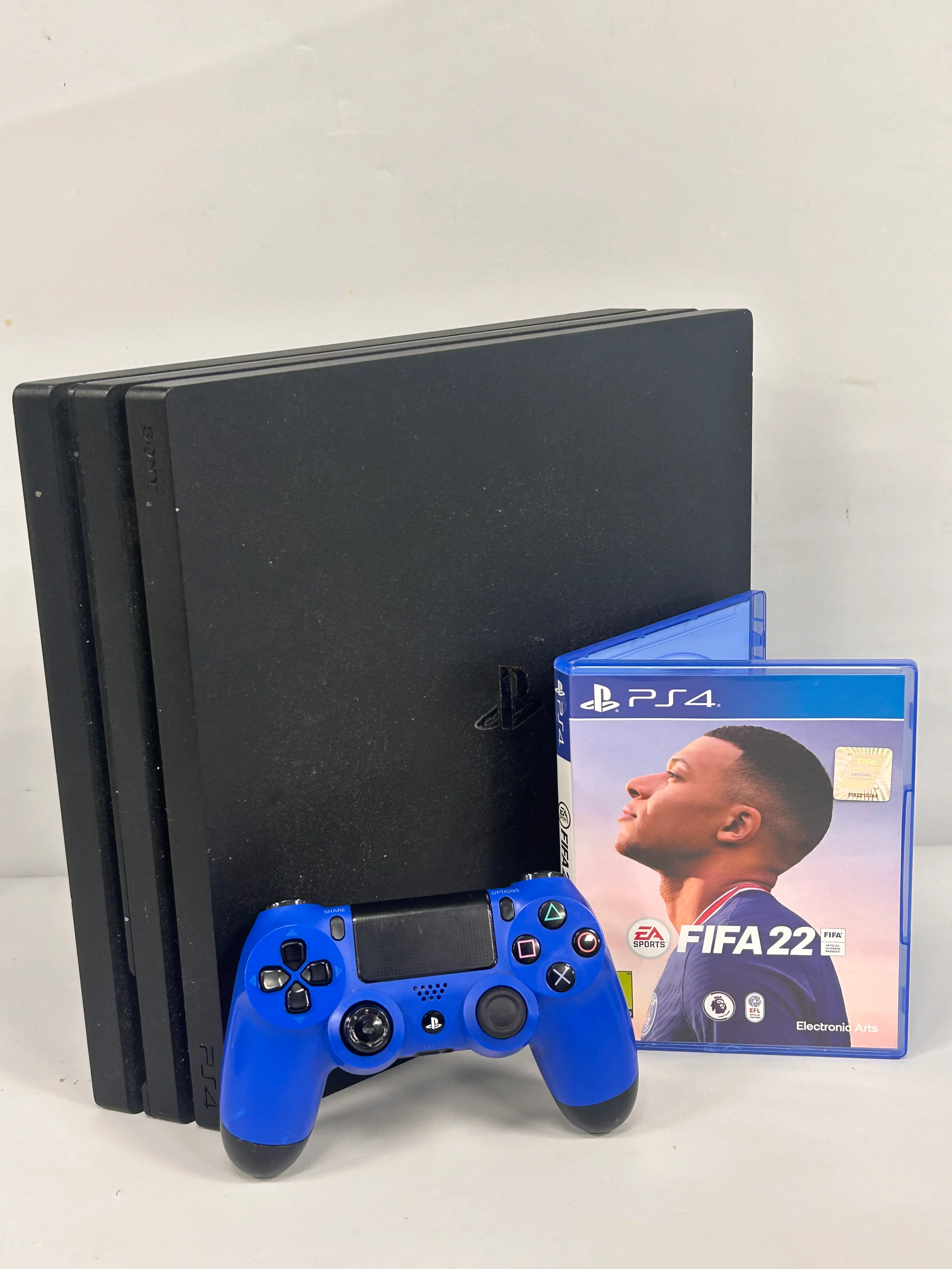 Sony PlayStation 4 Pro 1TB - FIFA 22 - Image 2
