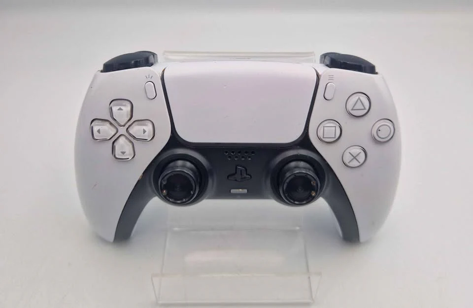 Sony PlayStation 5 - 825GB - White - Includes 1x White Controller *Unboxed* - Image 4
