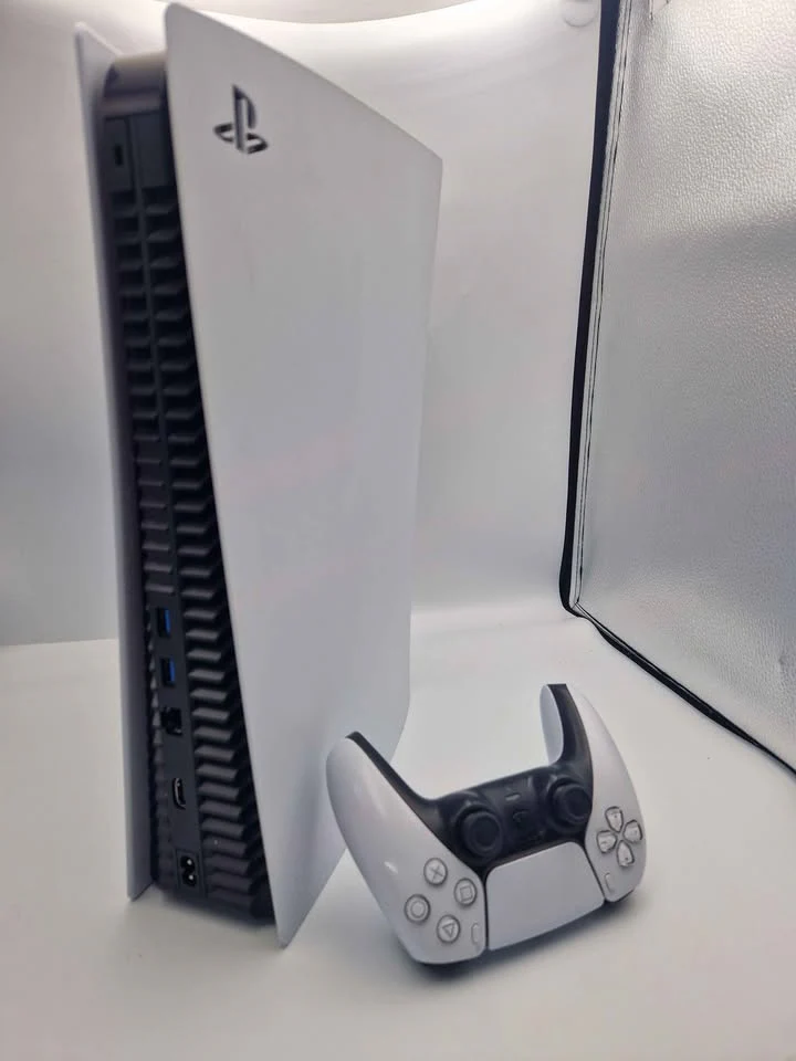 Sony PlayStation 5 Disc Edition Home Gaming Console (PS5 Disc) - 825GB SSD - Unboxed With Pad - Image 4