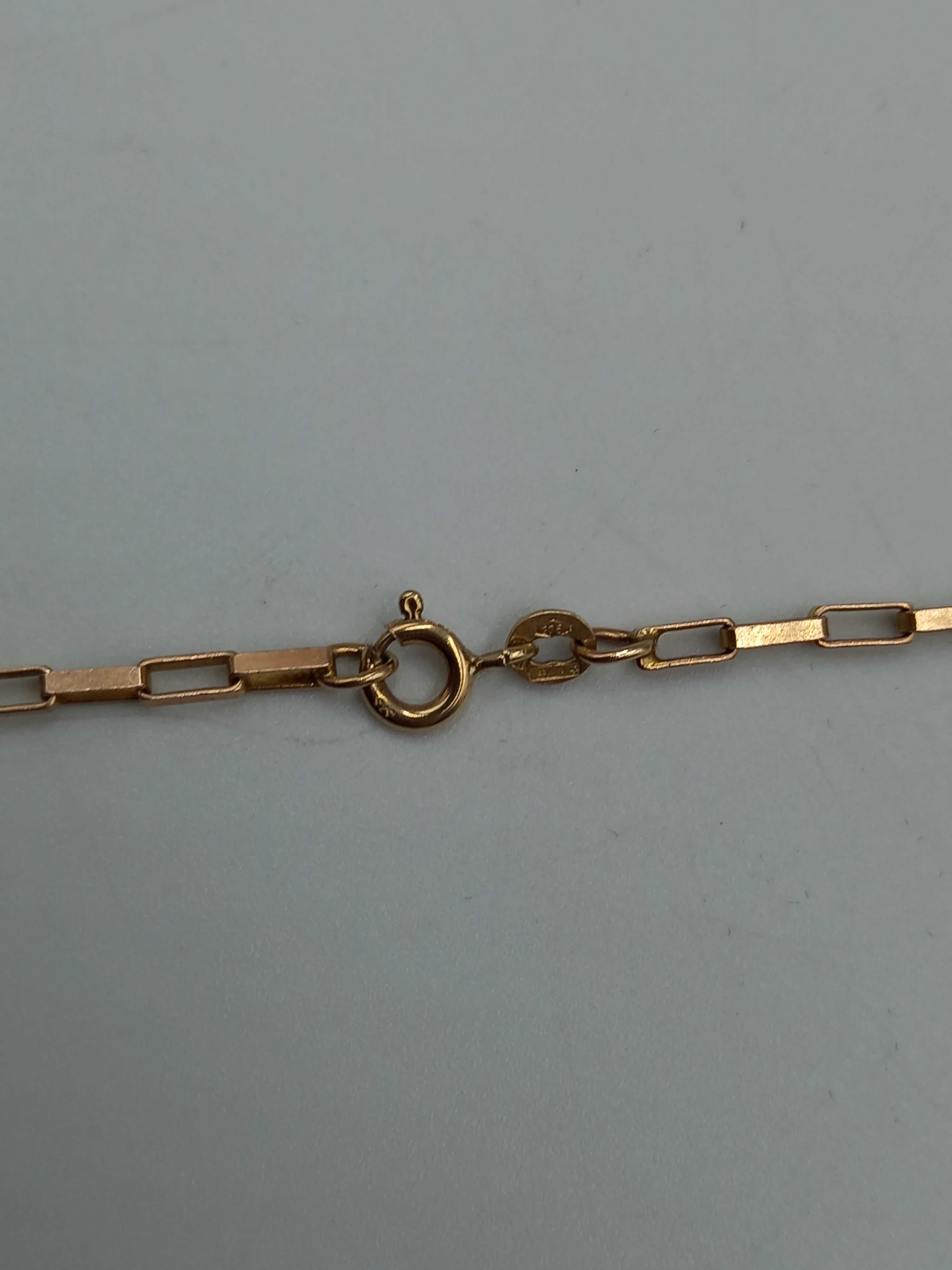 Half Sovereign Pendant Necklace - Hallmarked 10.29g 9ct Gold Chain with 22ct 1/2 Sovereign in 4.55g 9ct Mount - Image 4