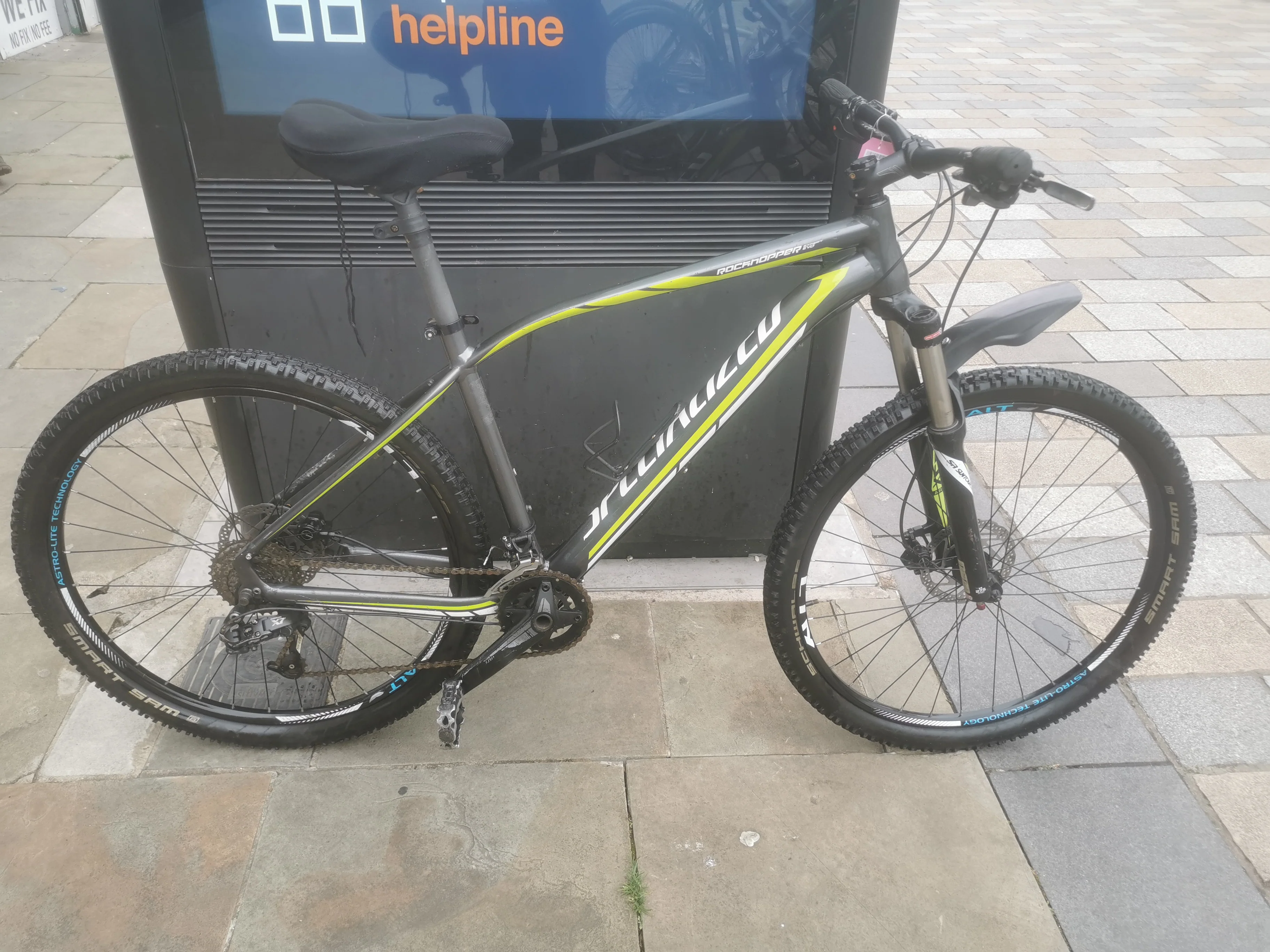 Specialized Rockhopper Evo 650b Mountain Bike - 27.5" Wheels, 19" Frame, 9 Speed