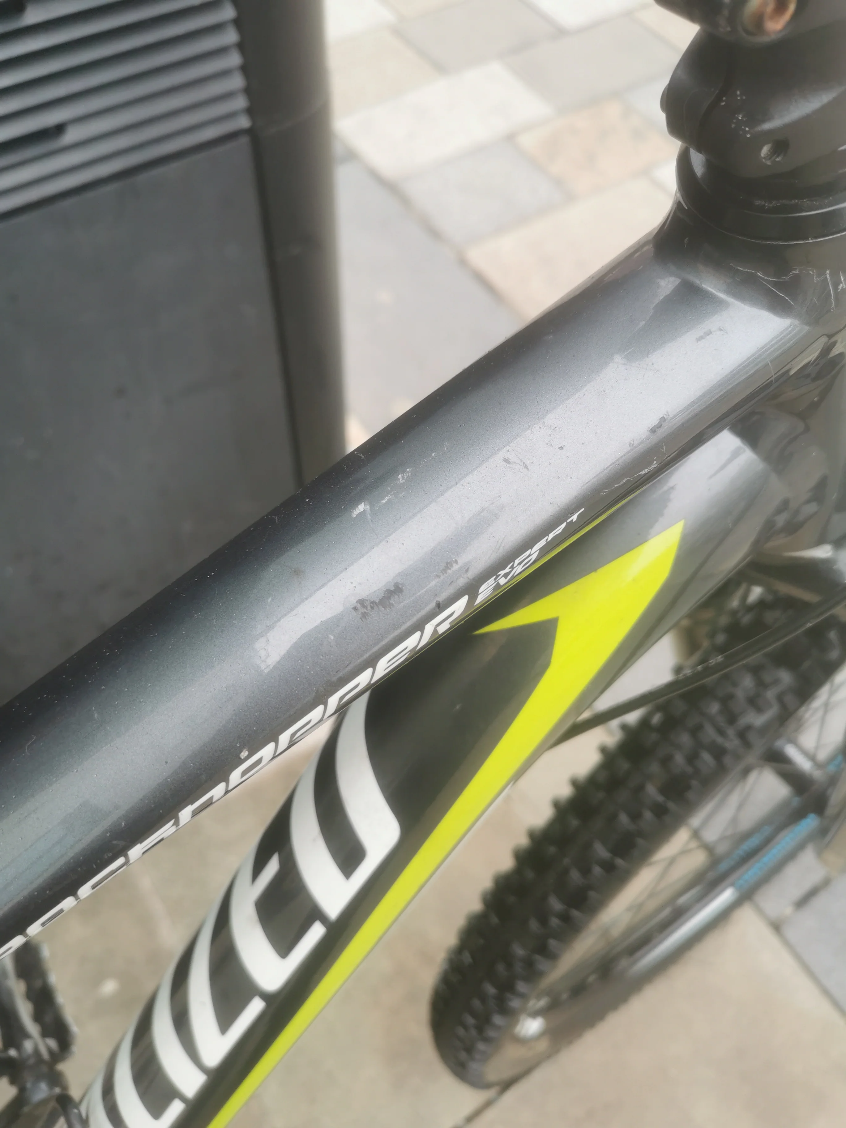 Specialized Rockhopper Evo 650b Mountain Bike - 27.5" Wheels, 19" Frame, 9 Speed - Image 4