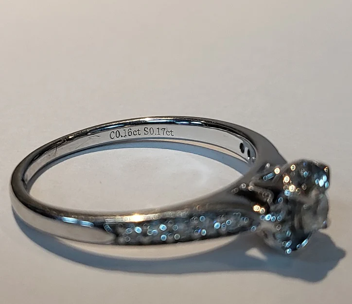 Stunning 18CT White Gold Ring With Diamond Stones - 3.03g - Size M - Image 2