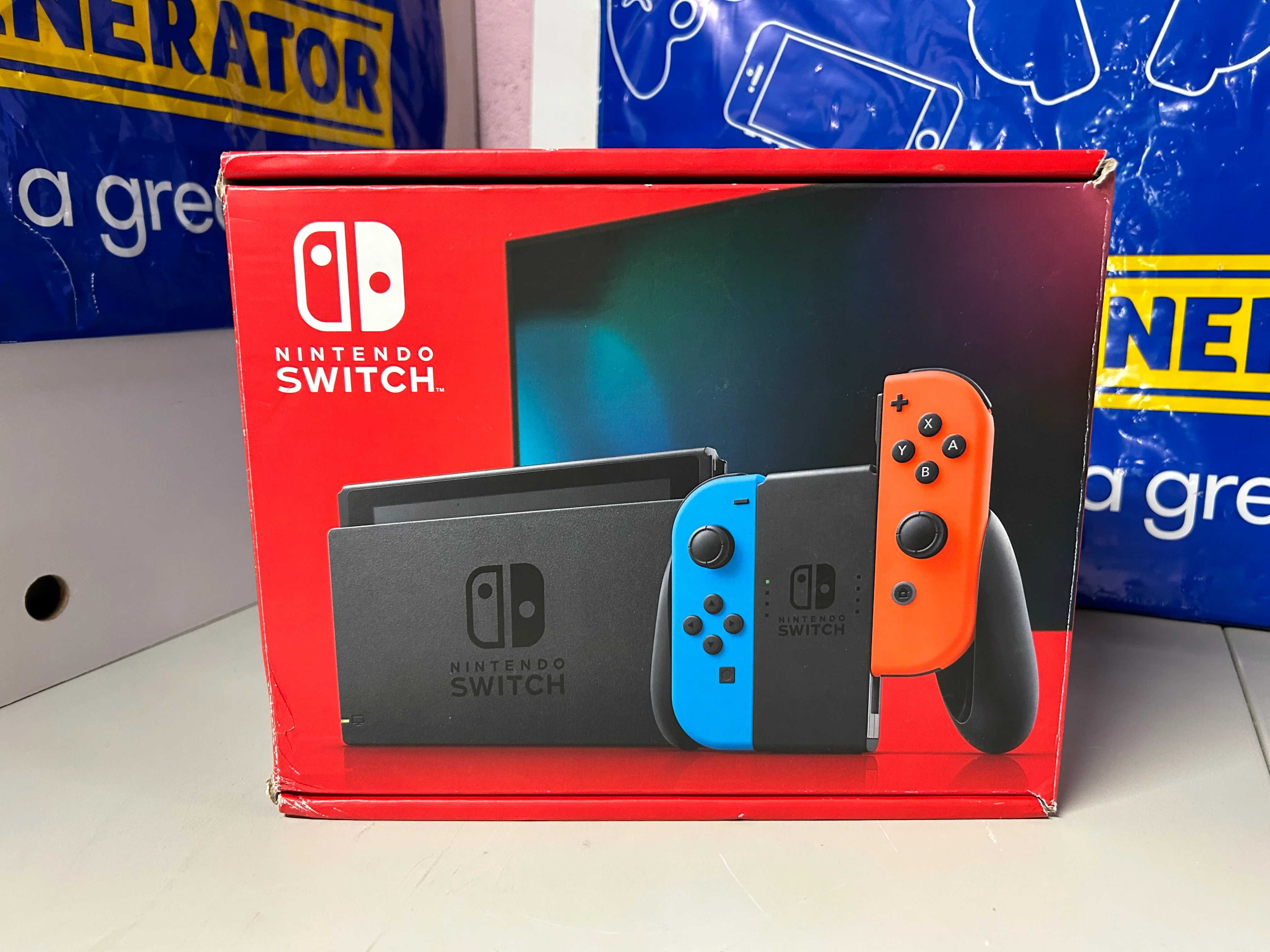 Switch Console 32GB Red/Blue Joy-Con Boxed - Image 4