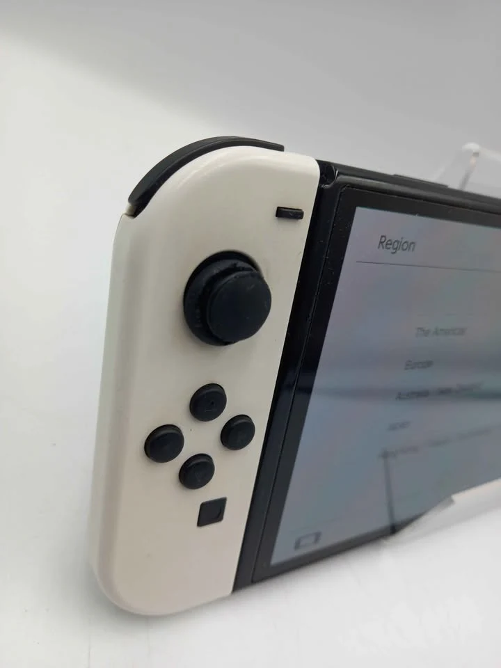 Switch Console, 64GB OLED + White Joy-Con Boxed - Image 3