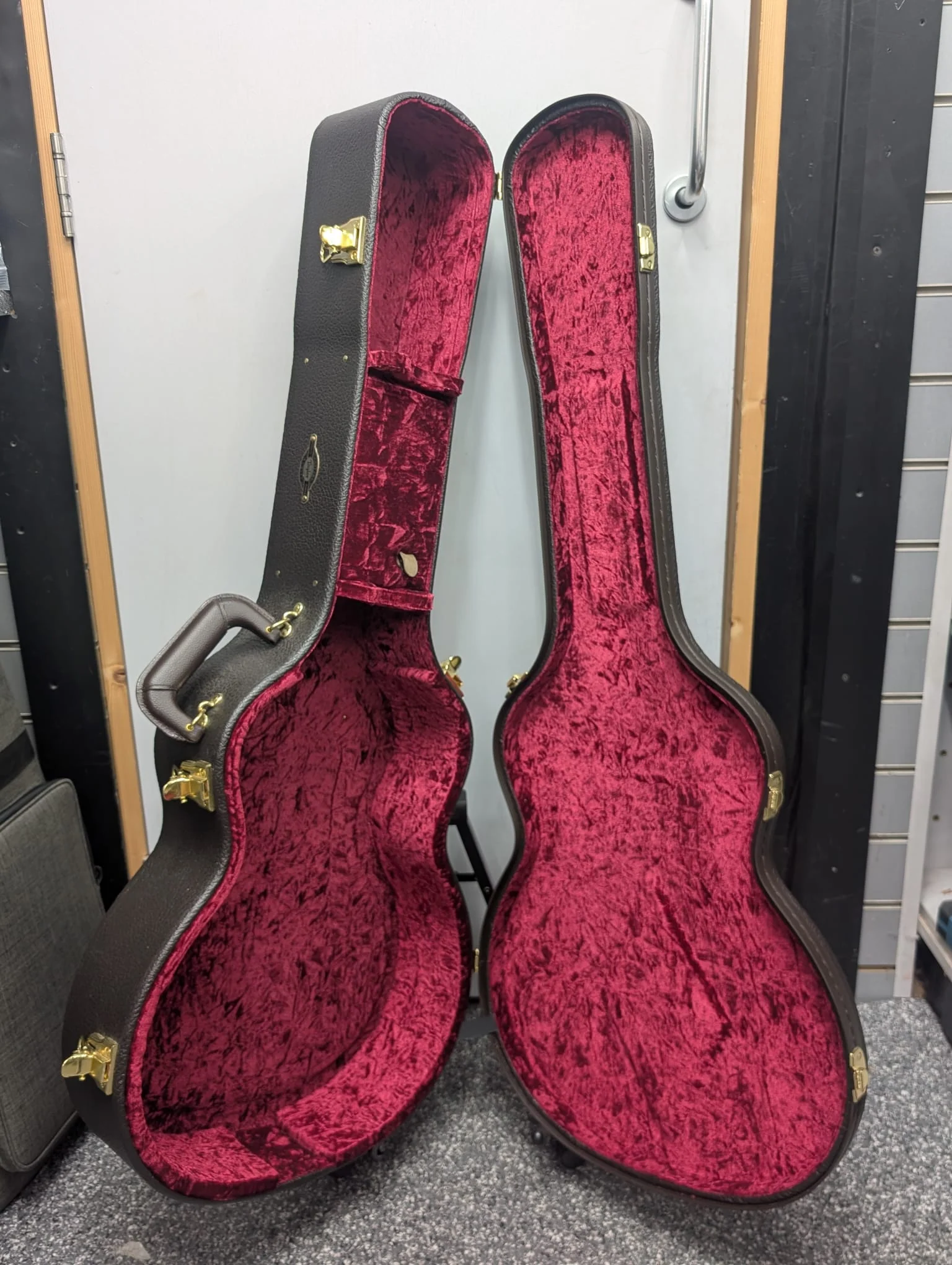 Taylor 214CE-K DLX Grand Auditorium Electro Acoustic Guitar - Image 2
