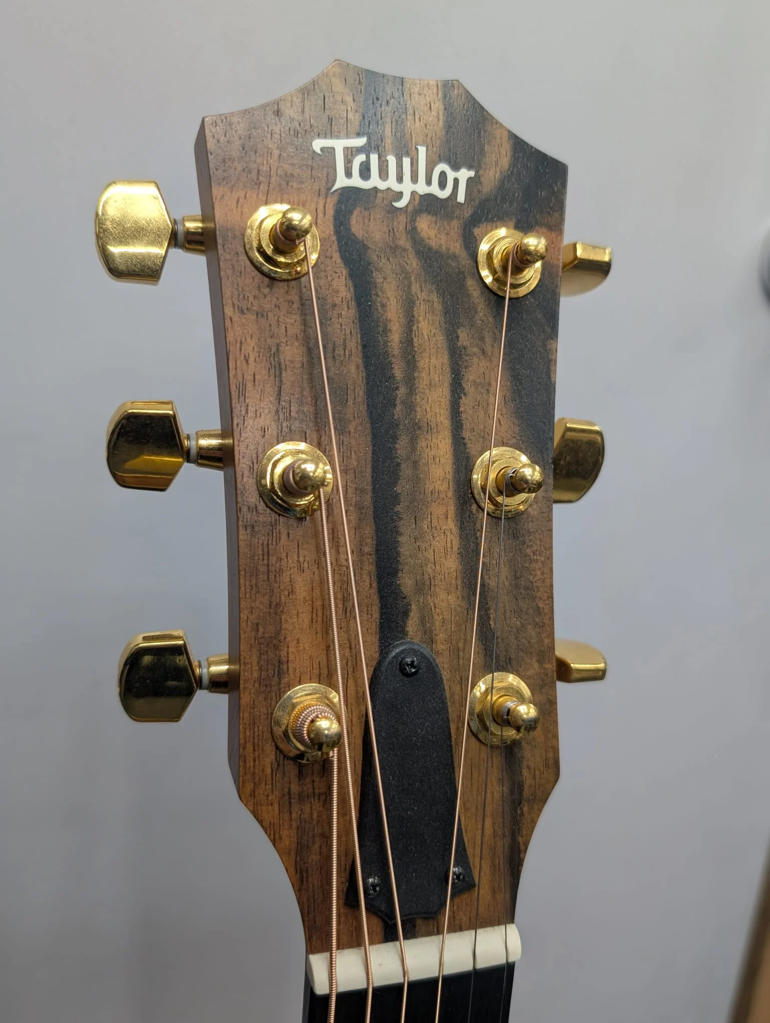 Taylor 214CE-K DLX Grand Auditorium Electro Acoustic Guitar - Image 3