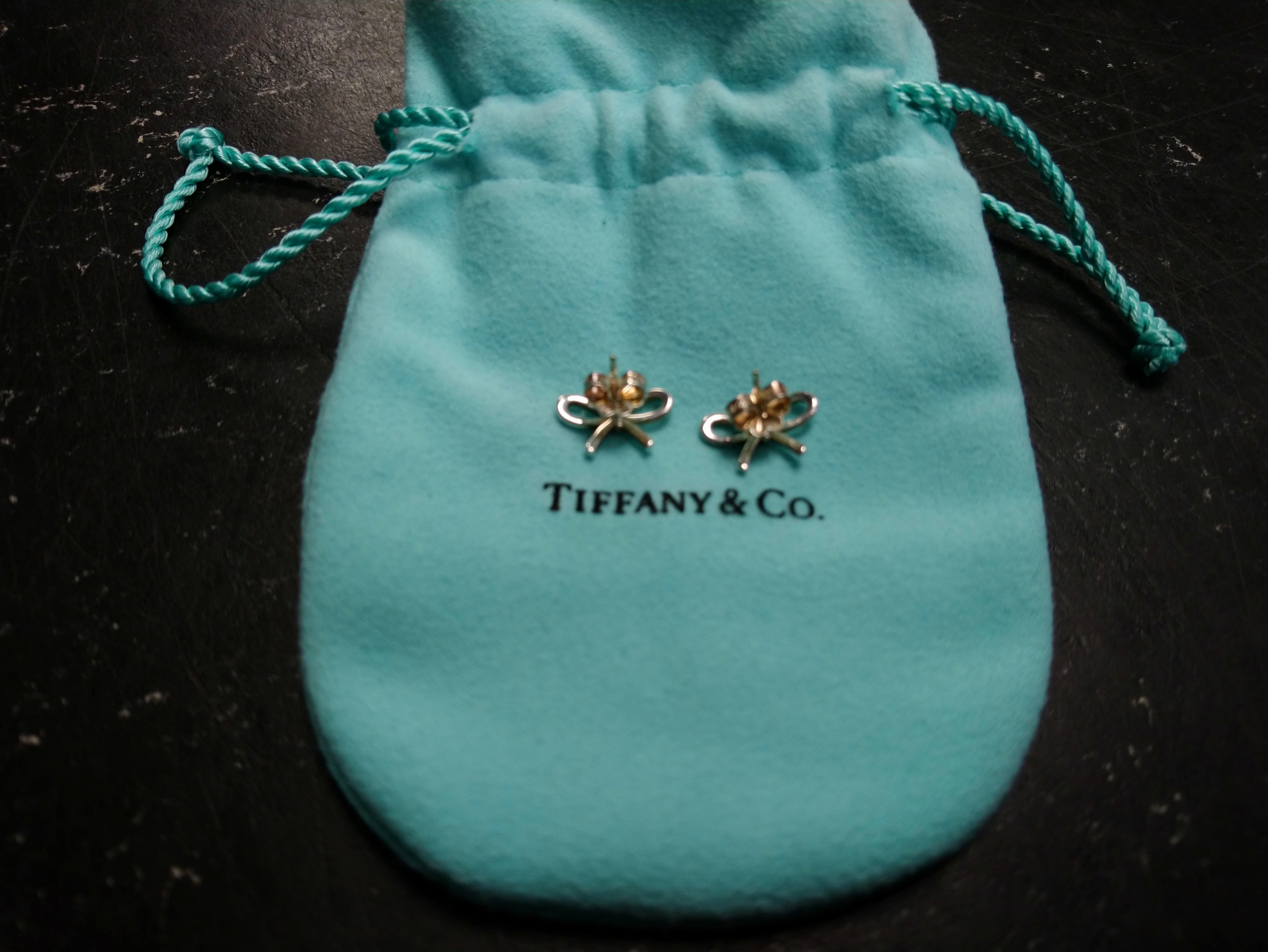 Tiffany and Co Bow Set Necklace and Bow Earrings - Image 3