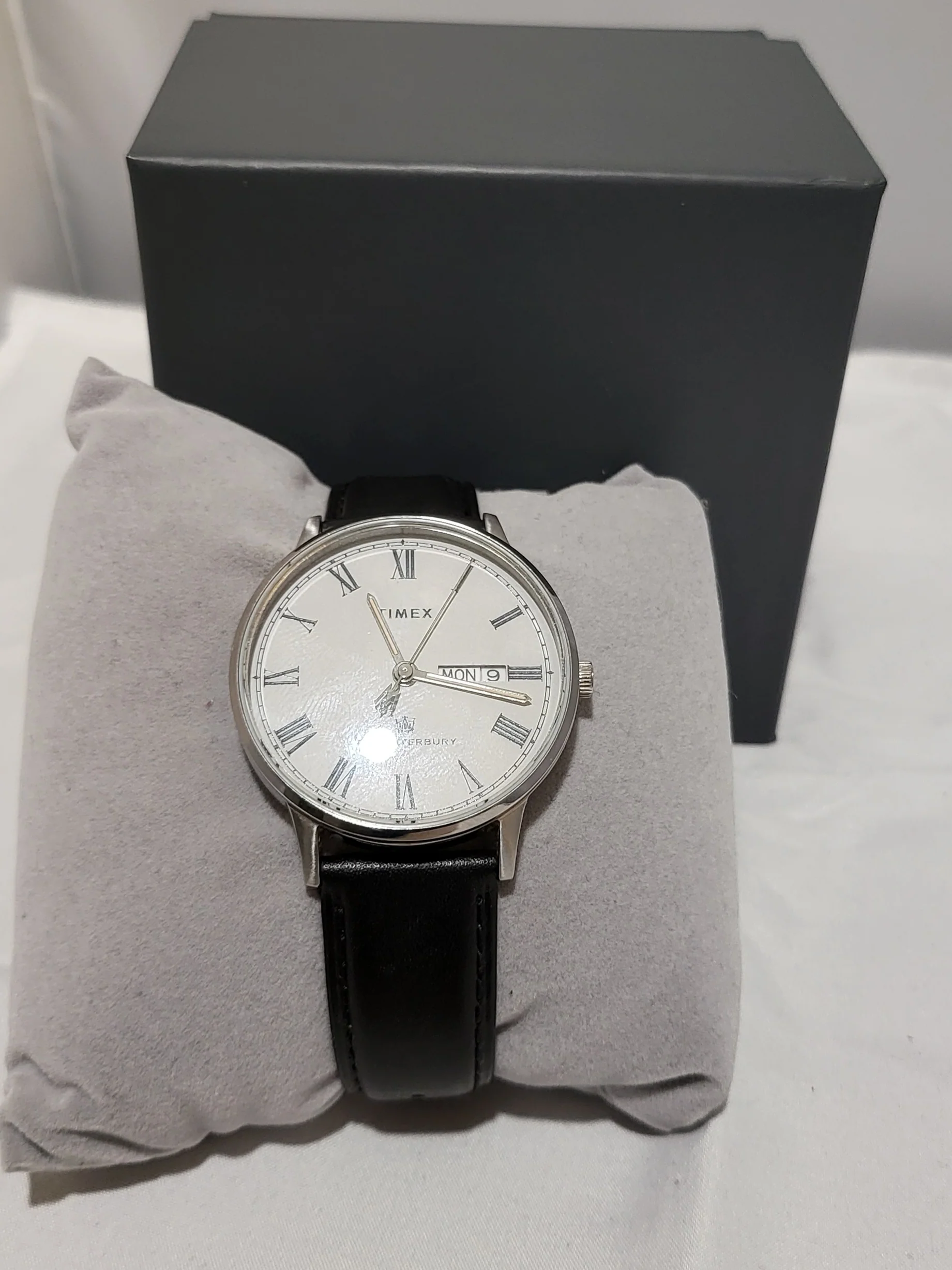 **SALE** Timex Gents Waterbury Leather Strap Watch TW2U88400 - Image 4