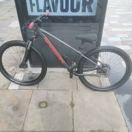 Trek Marlin Grey/Red, Gen 3 Edition, Frame Size 16" / 27.5" Wheels, 9 Speed **COLLECTION ONLY**