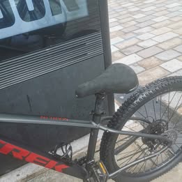 Trek Marlin Grey/Red, Gen 3 Edition, Frame Size 16" / 27.5" Wheels, 9 Speed **COLLECTION ONLY** - Image 4