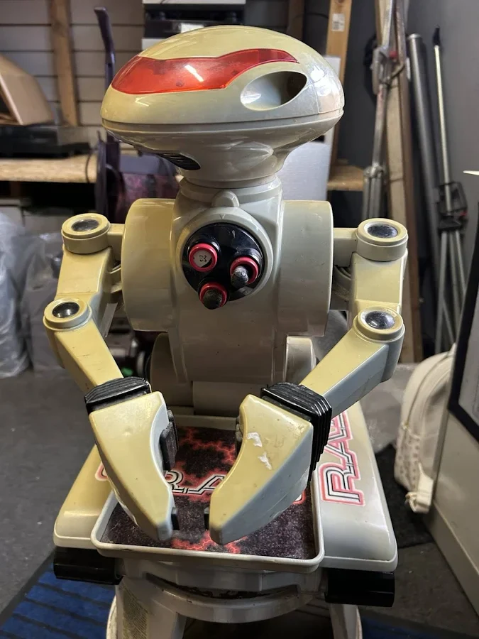Vintage 90's Rad Radio Controlled Robot By Toymax - Image 2