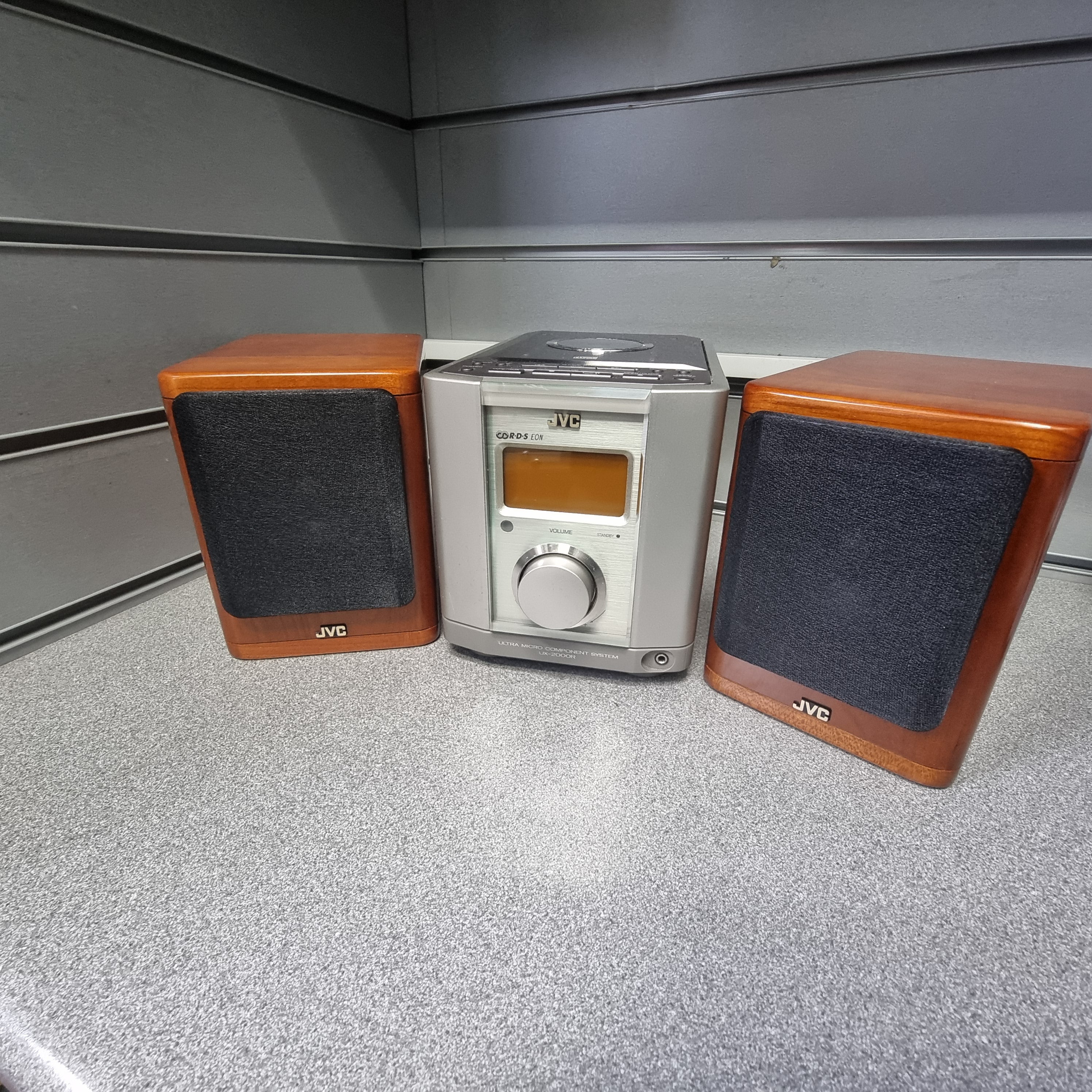 Vintage JVC UX-2000R Ultra Micro Component System - 4 Ohm Cherry Wood Speakers - Image 2