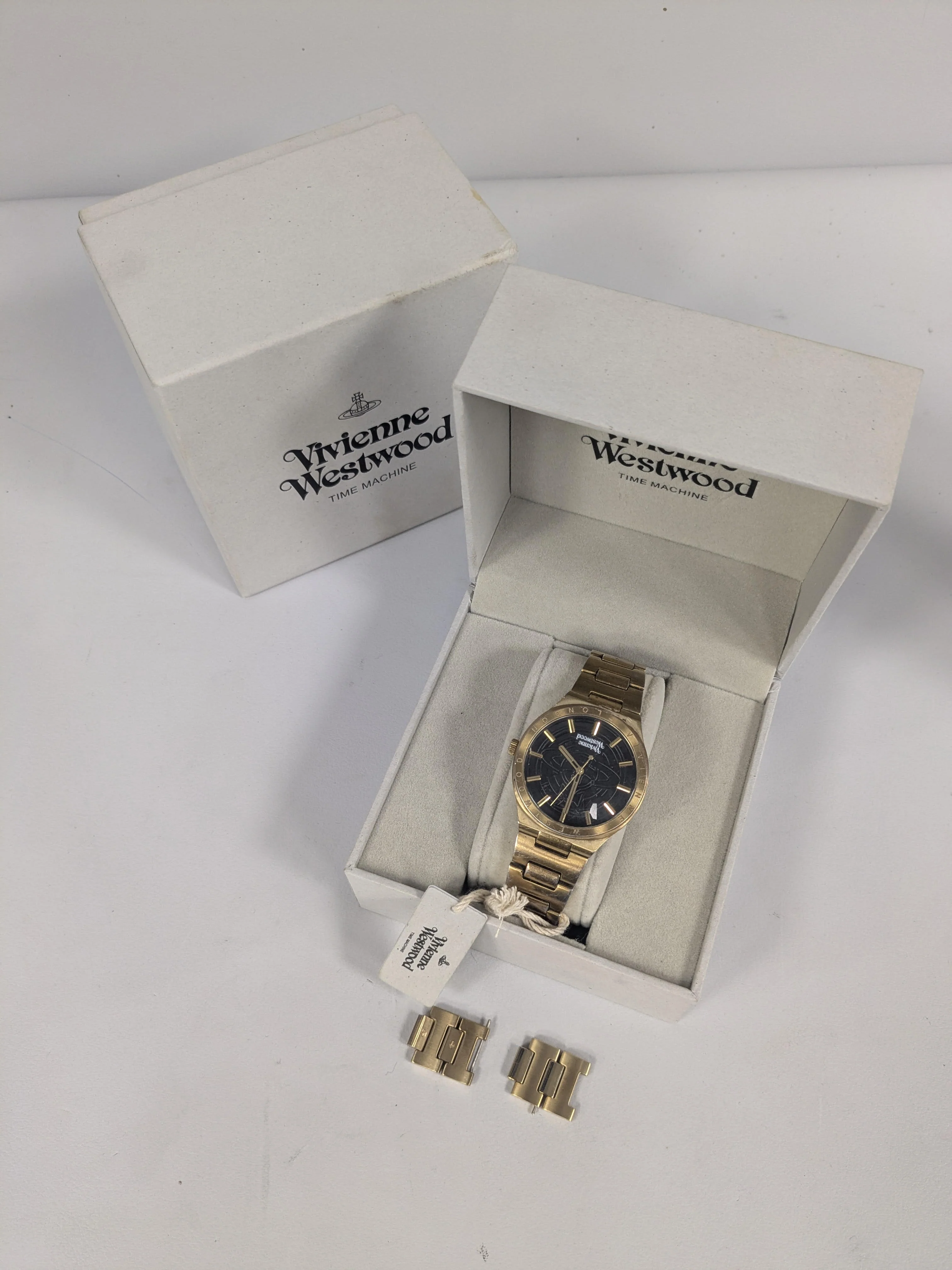 *Black Fraiday Sale* Viviene Westwood Watch Vv249bkgd Black Face Gold Colour - Image 3