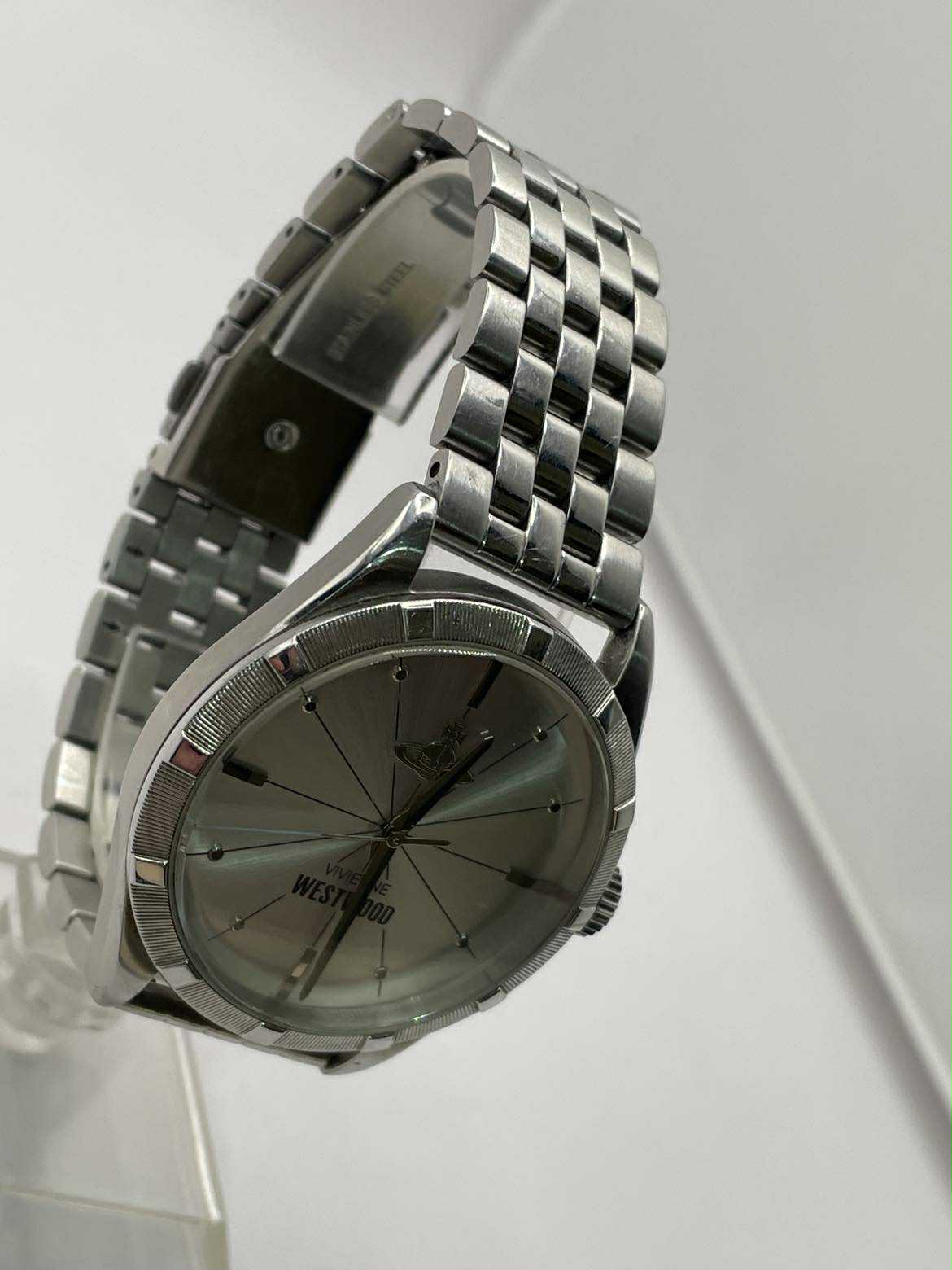 Vivienne Westwood conduit quartz unisex watch - Image 2