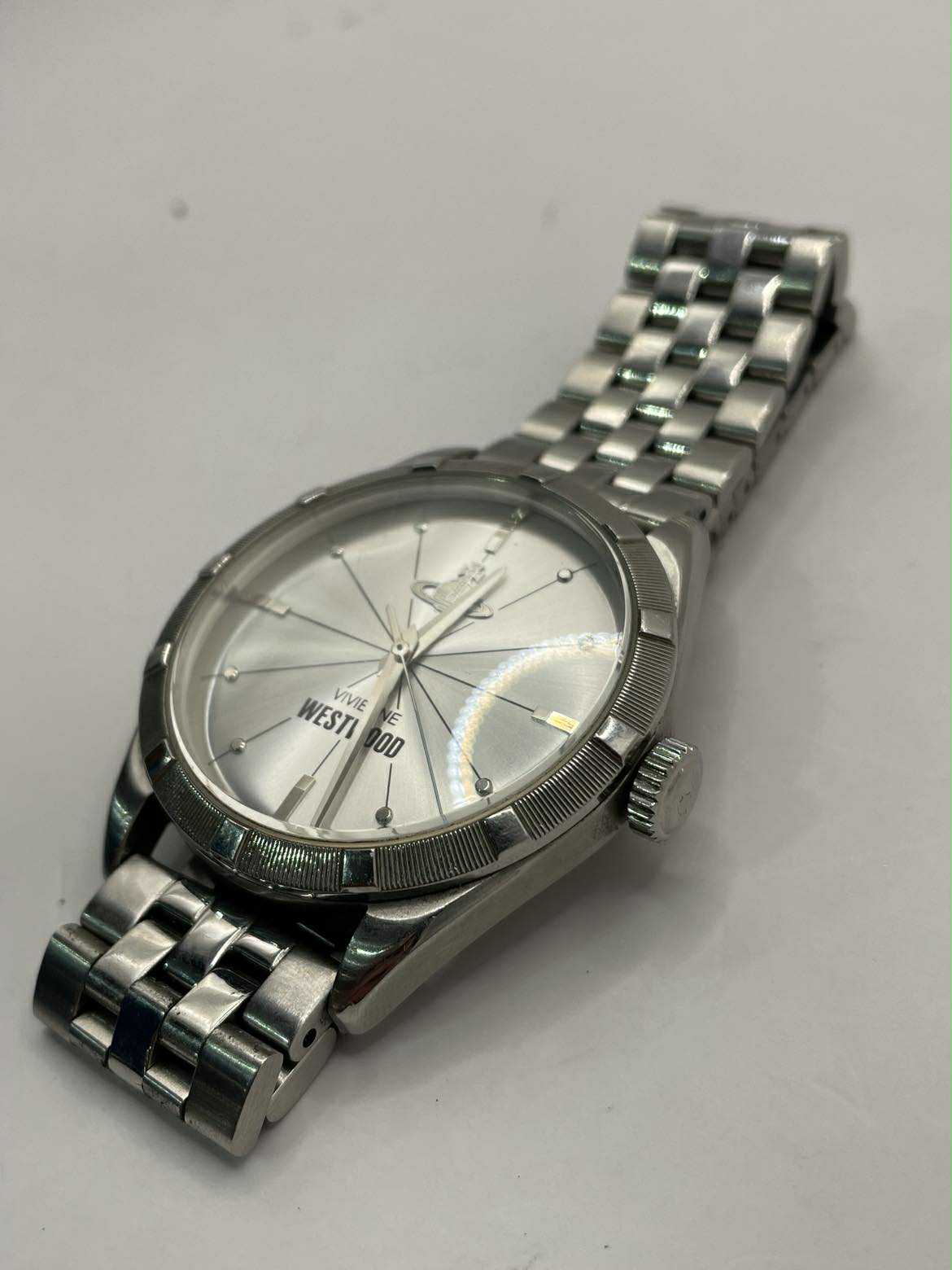 Vivienne Westwood conduit quartz unisex watch - Image 3