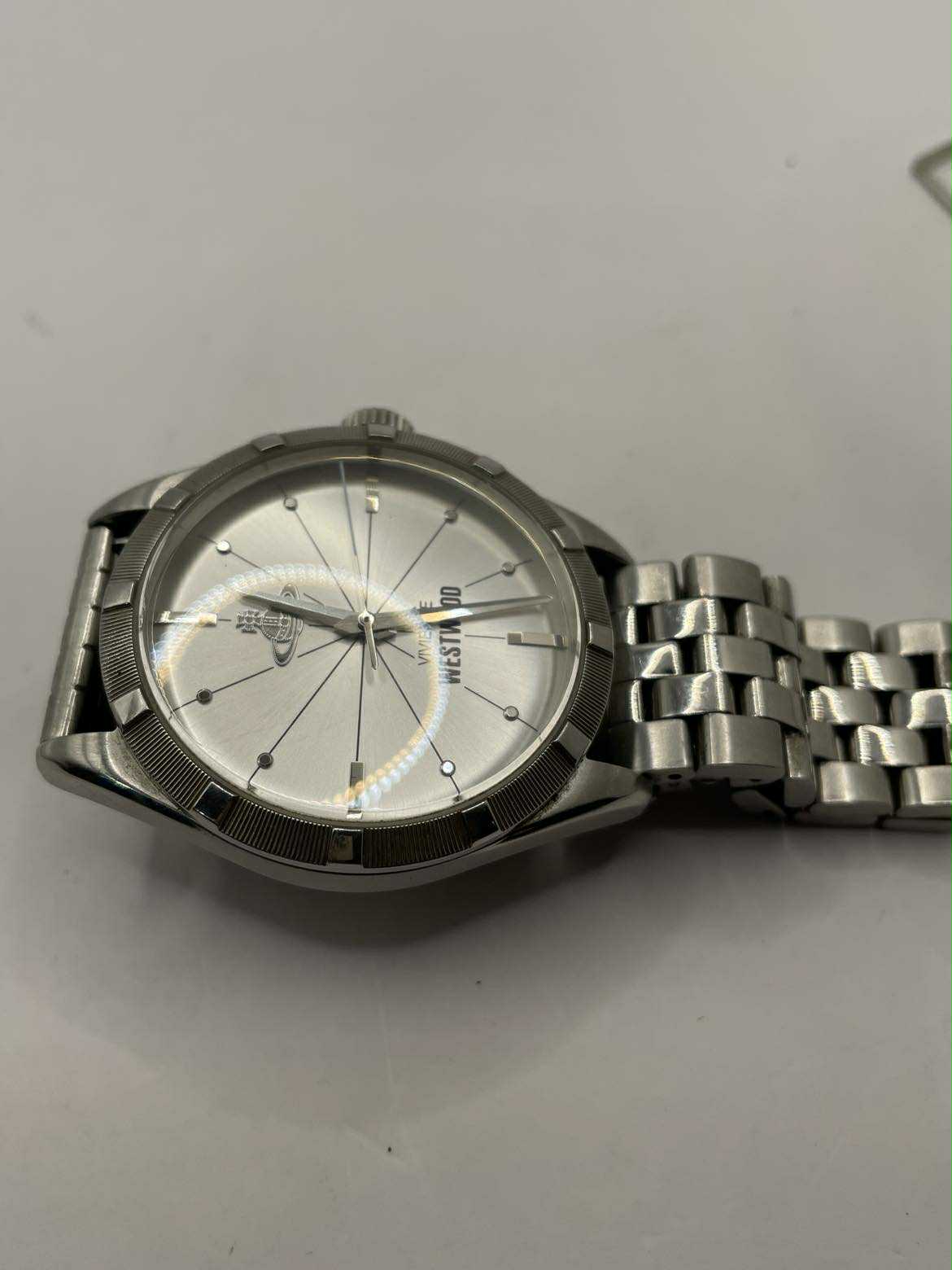 Vivienne Westwood conduit quartz unisex watch - Image 4