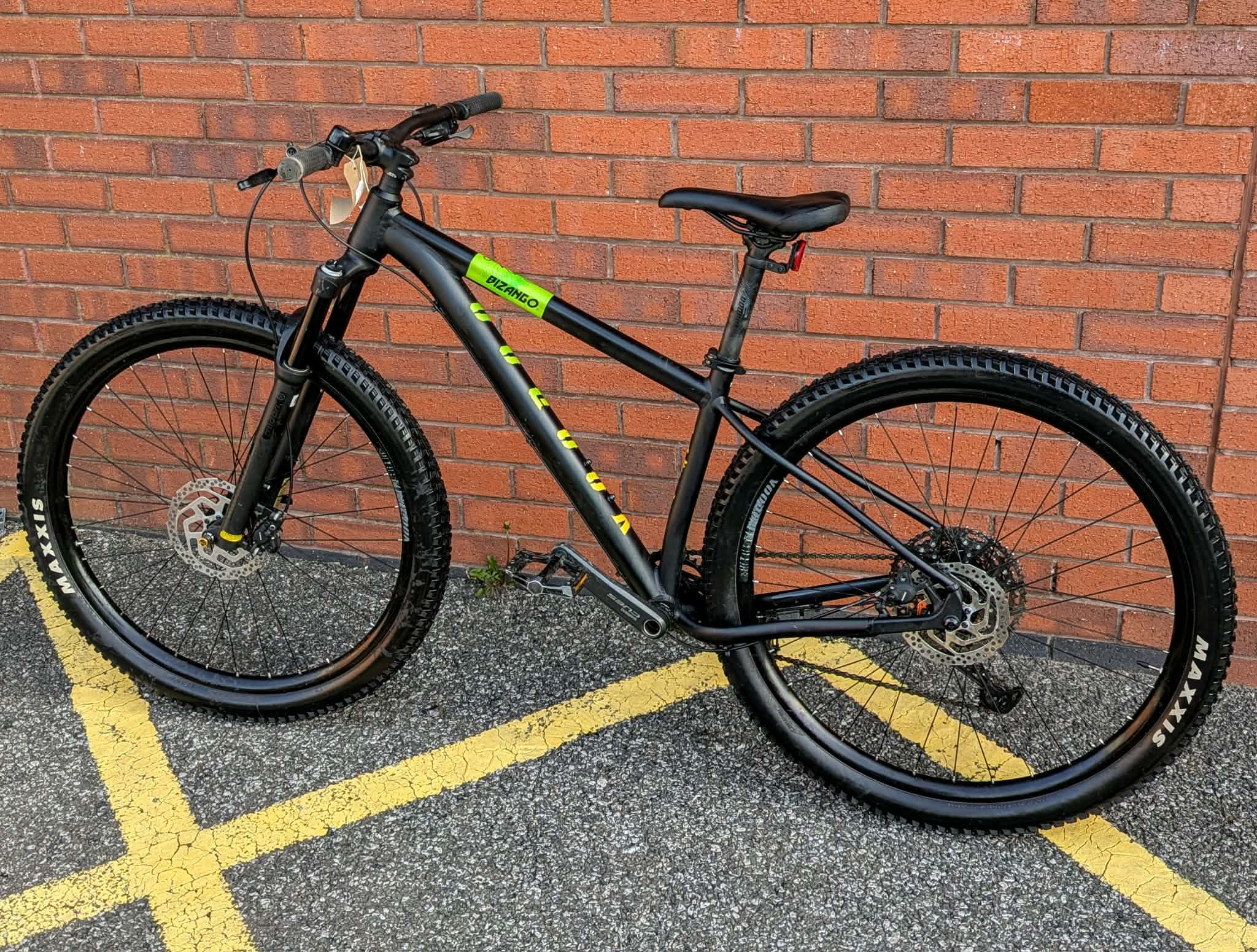 VOODOO BIZANGO MOUNTAIN BIKE, 16" Frame / 28" Wheels / 10 Speed - Image 3