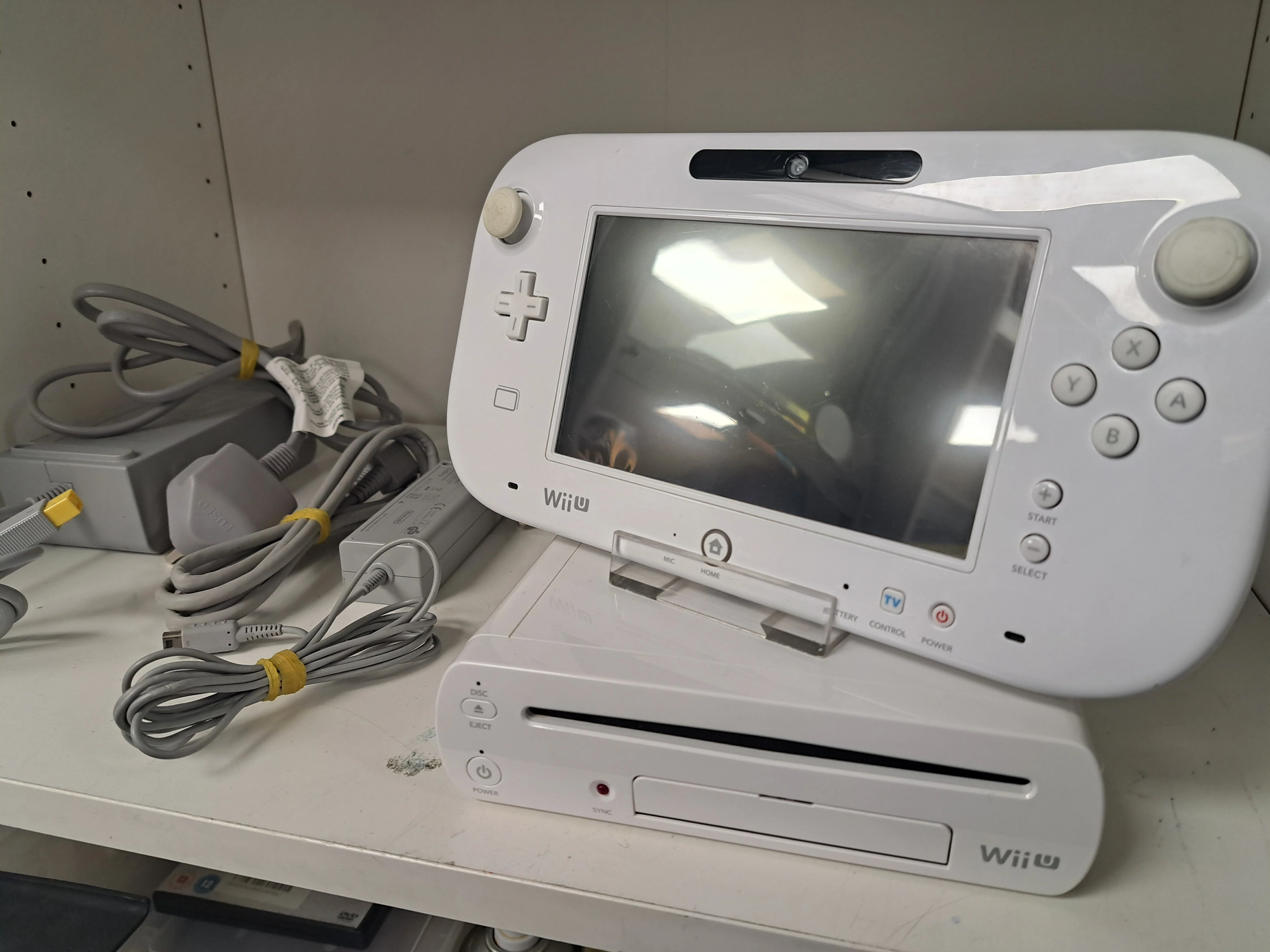 Wii U White - Great Yarmouth - Image 2