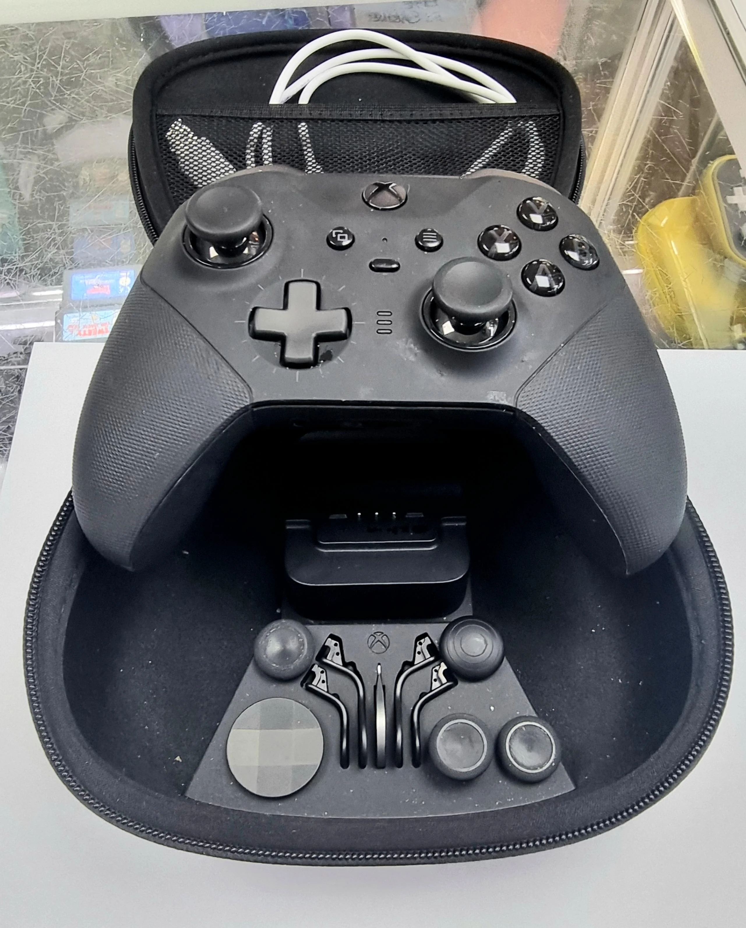 Xbox Elite Series 2 Controller - Image 2