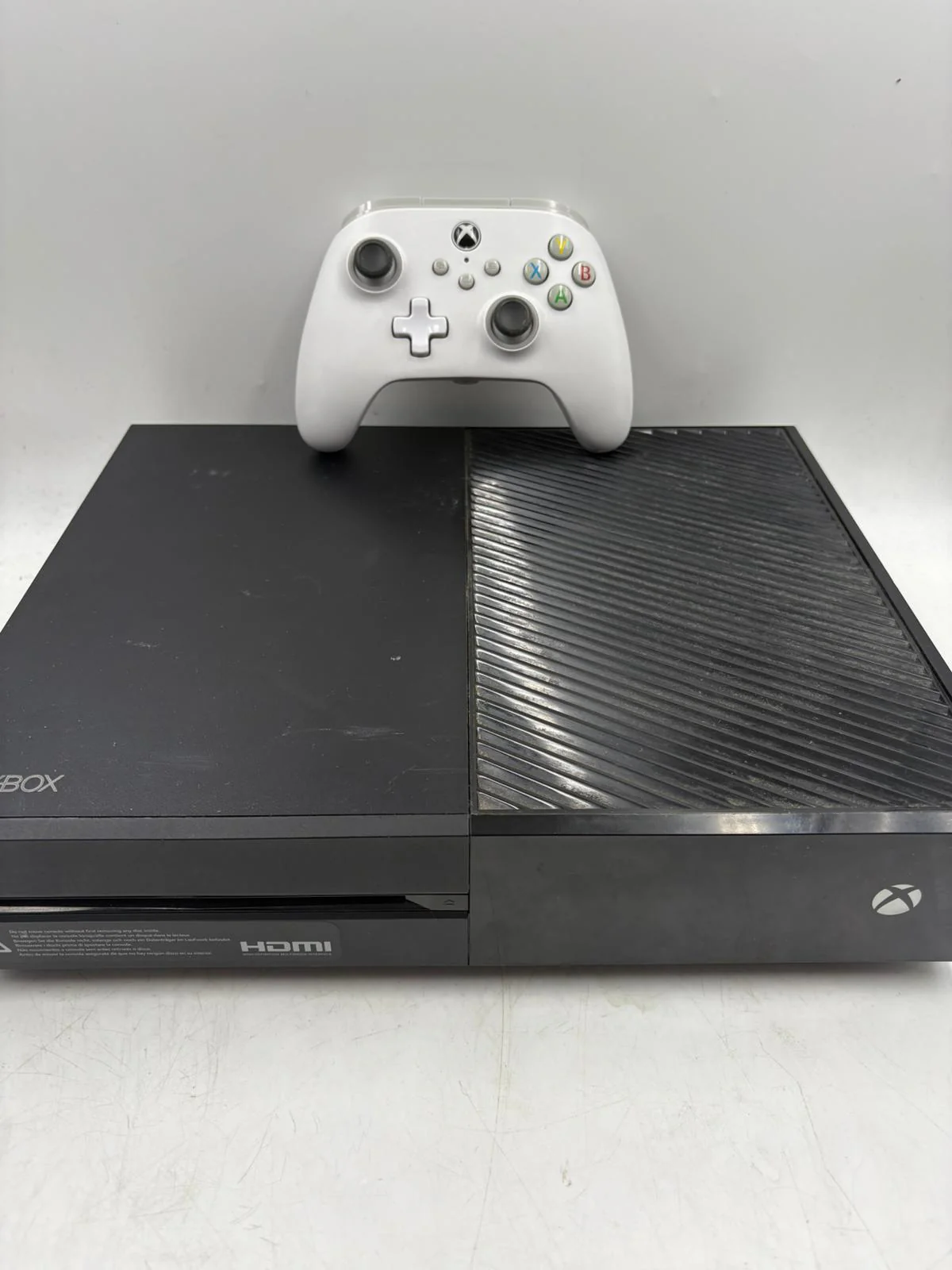 Xbox One 500GB Console, black, third party wired controller - Image 2
