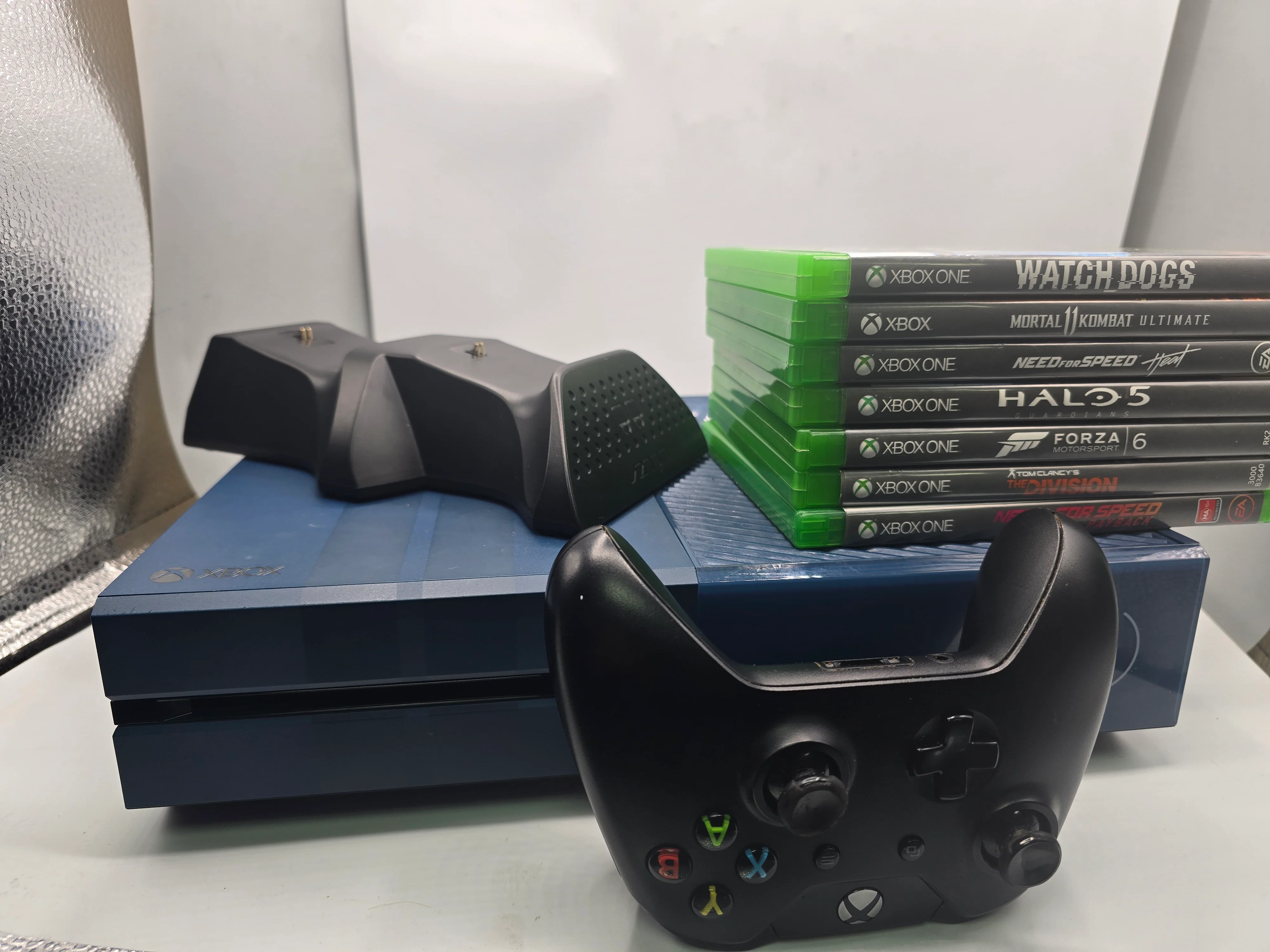 xbox one bundle with 7 games *24 month warranty*