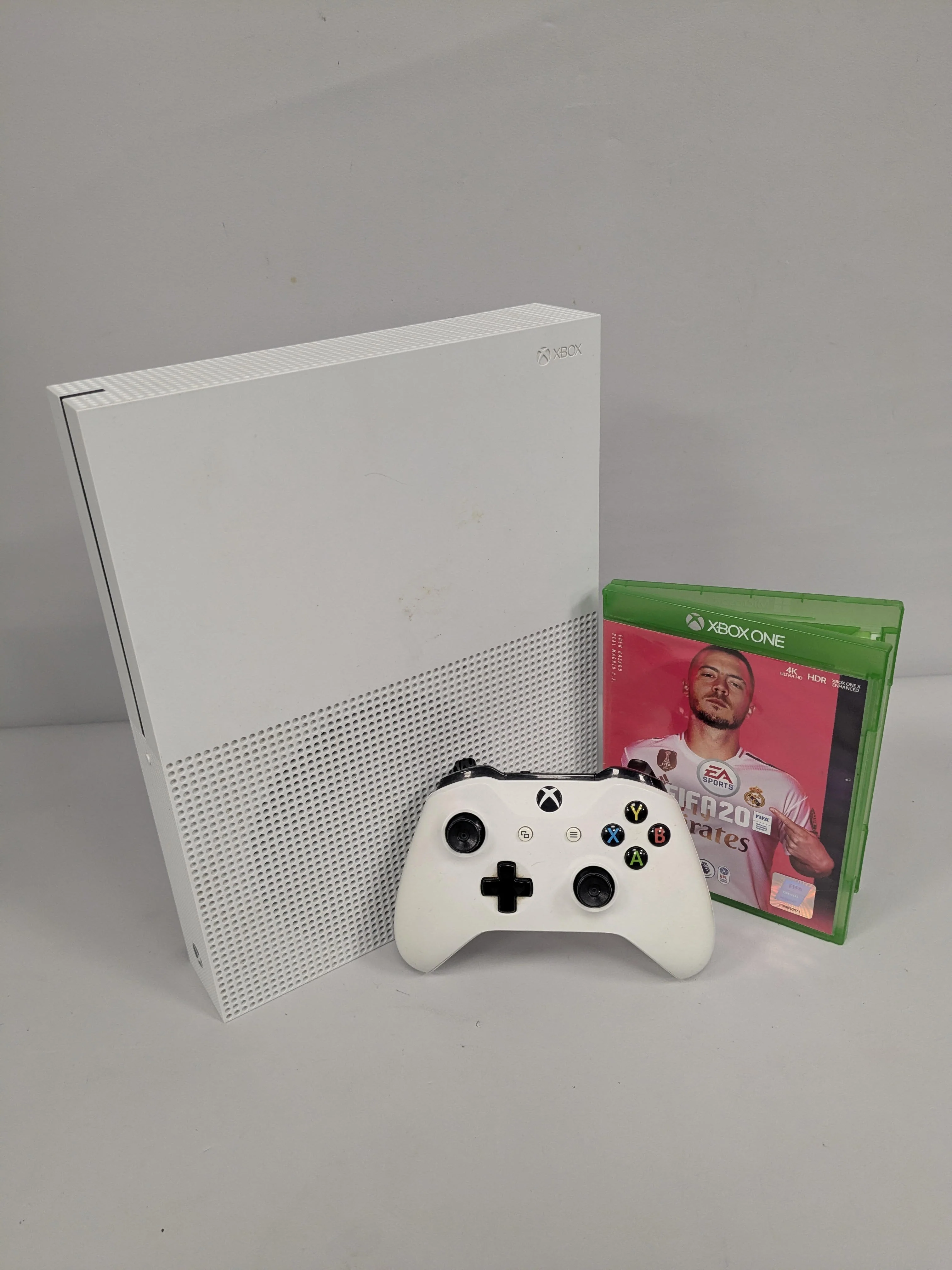 Xbox One S Console, 1TB, FIFA 20 Console Package - Image 2