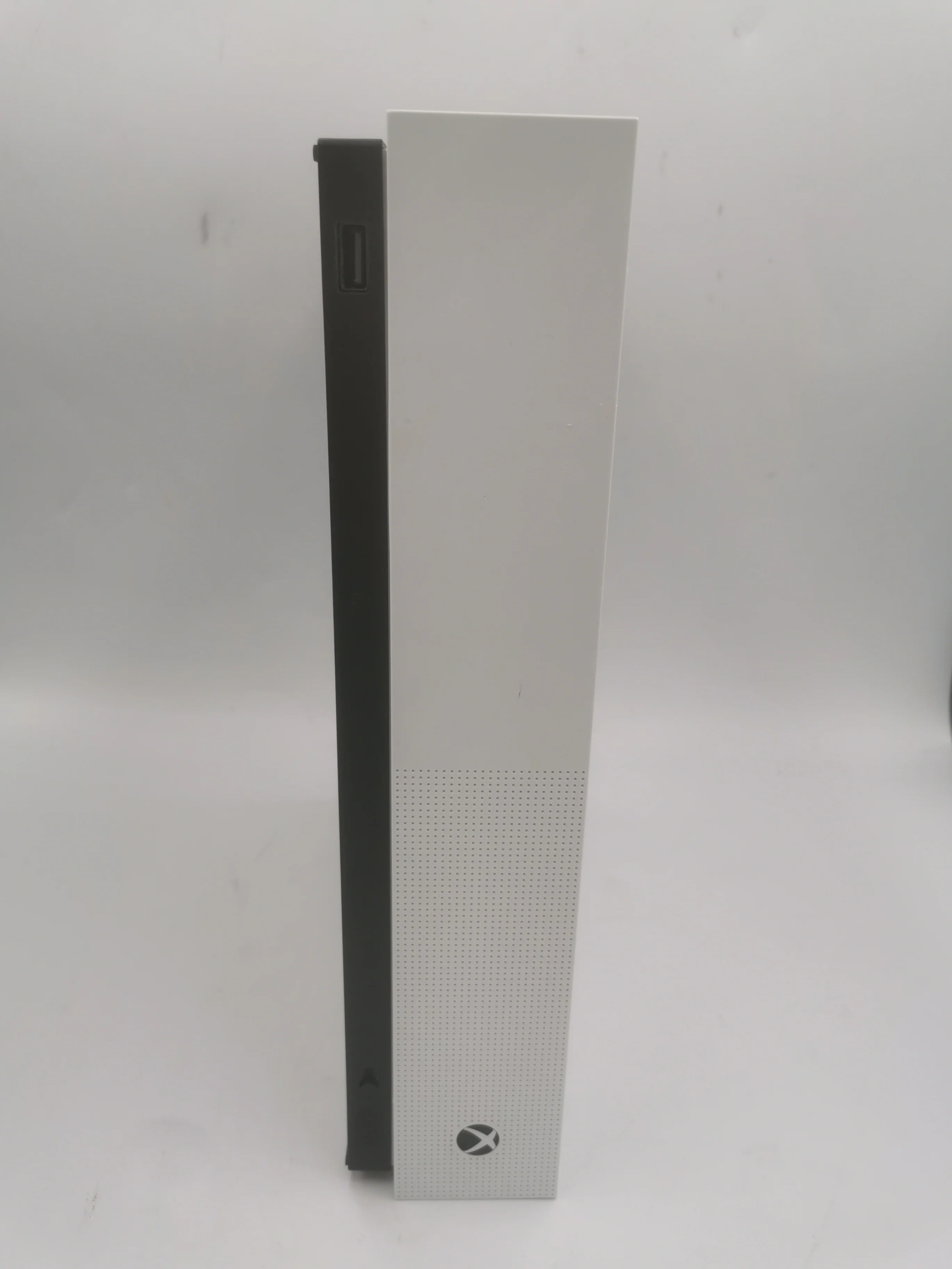 Xbox One S console 500GB white Unboxed with NO CONTROLLER JUST WIRES - Image 2