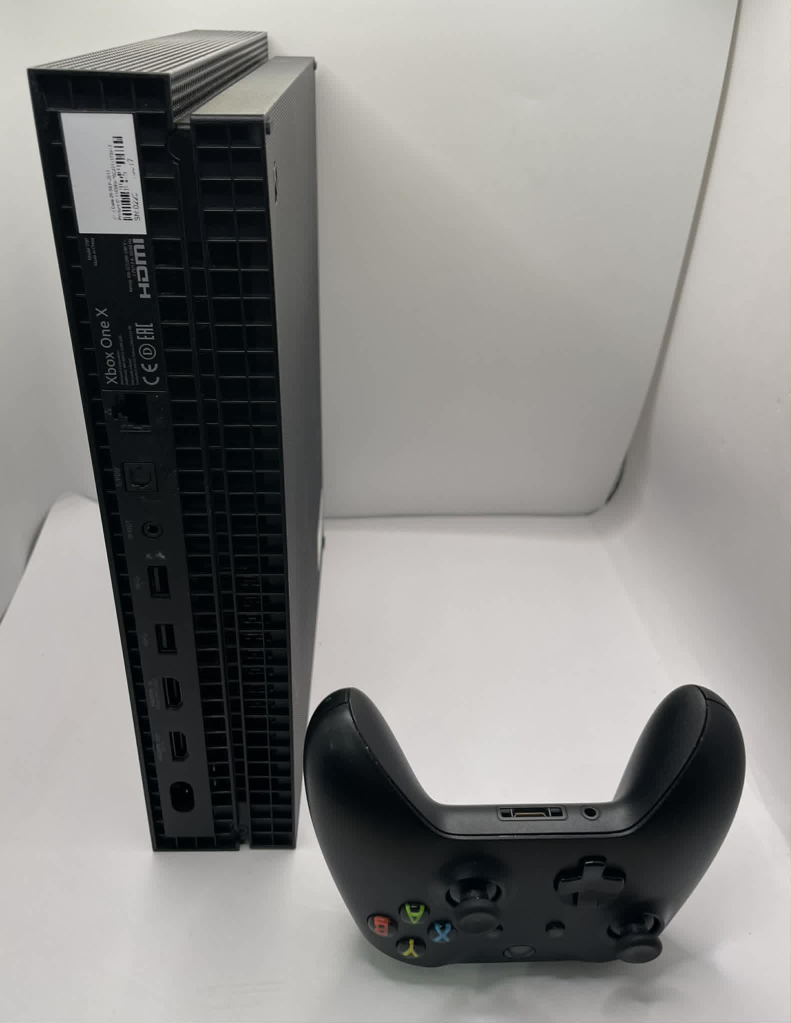 XBOX ONE X - Image 2