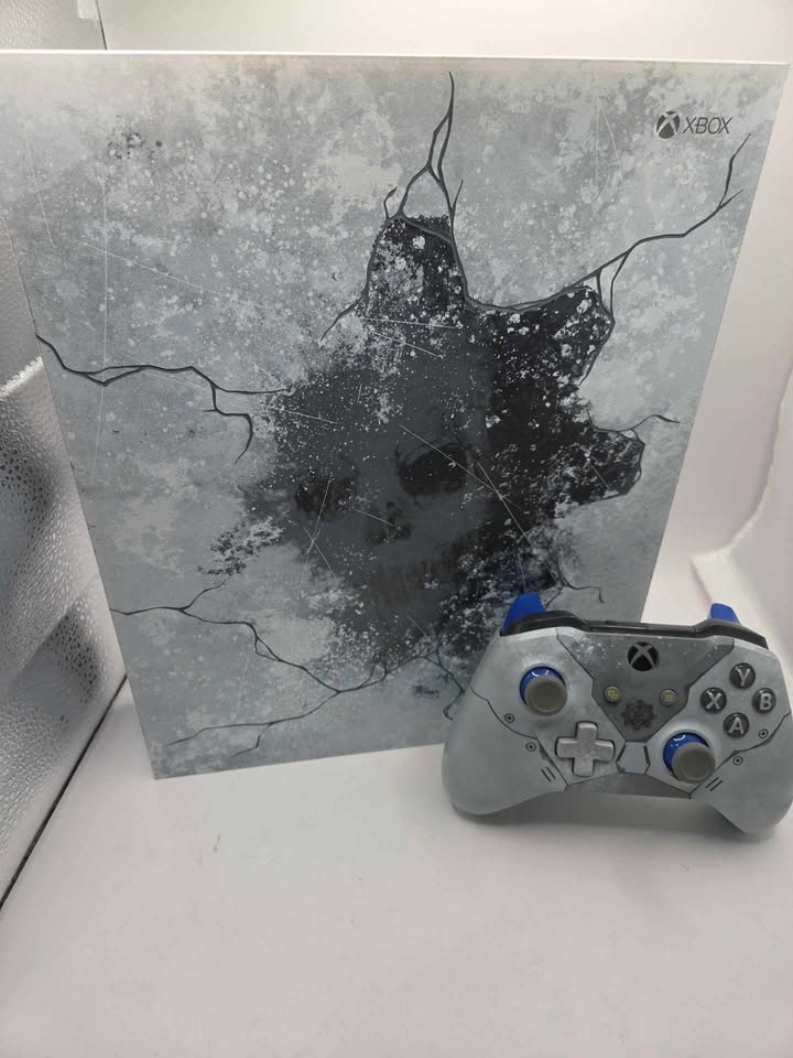 XBOX ONE X - GEARS OF WAR EDITION - Image 3