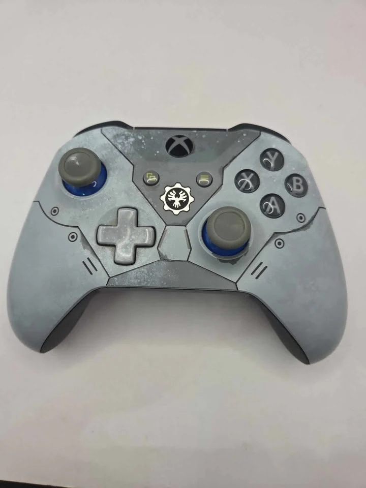 XBOX ONE X - GEARS OF WAR EDITION - Image 4