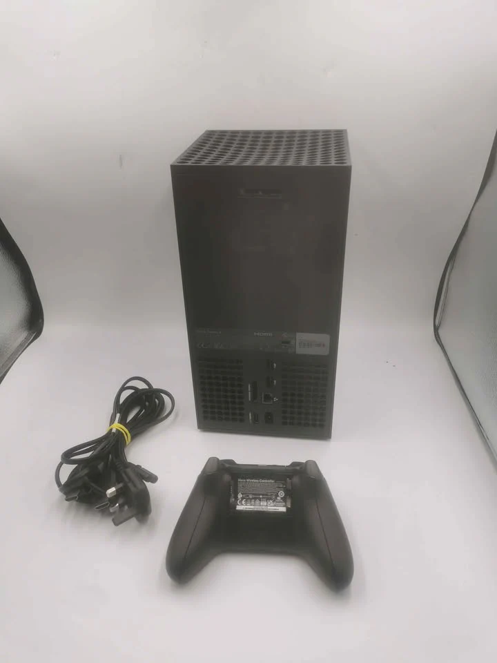 Xbox Series X Console 1TB Black Unboxed with 1 Controller(Missing back cover) and power cables - Image 4