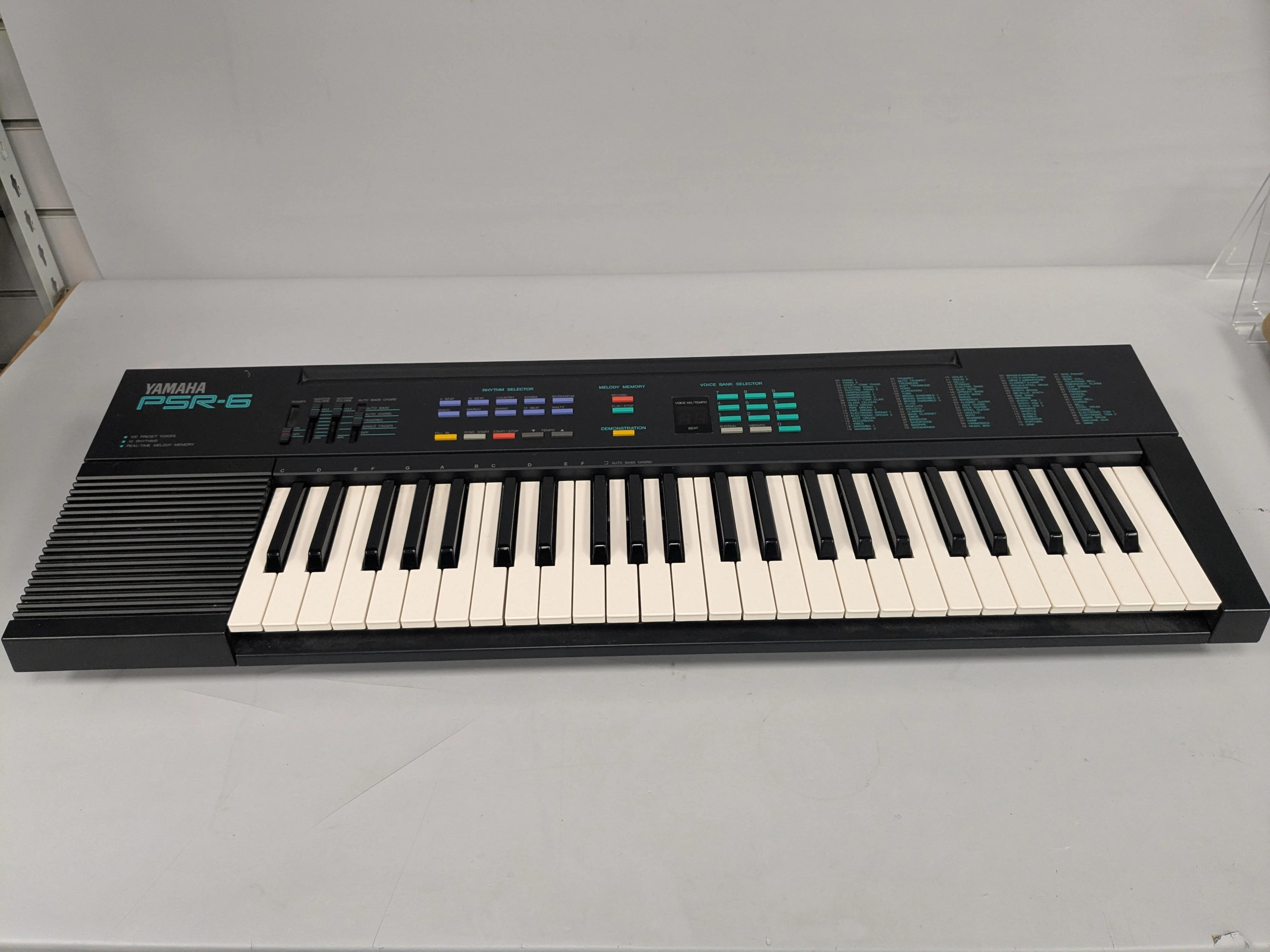 Yamaha Psr-6 Portasound Keyboard Synthesizer 49-key - Image 2