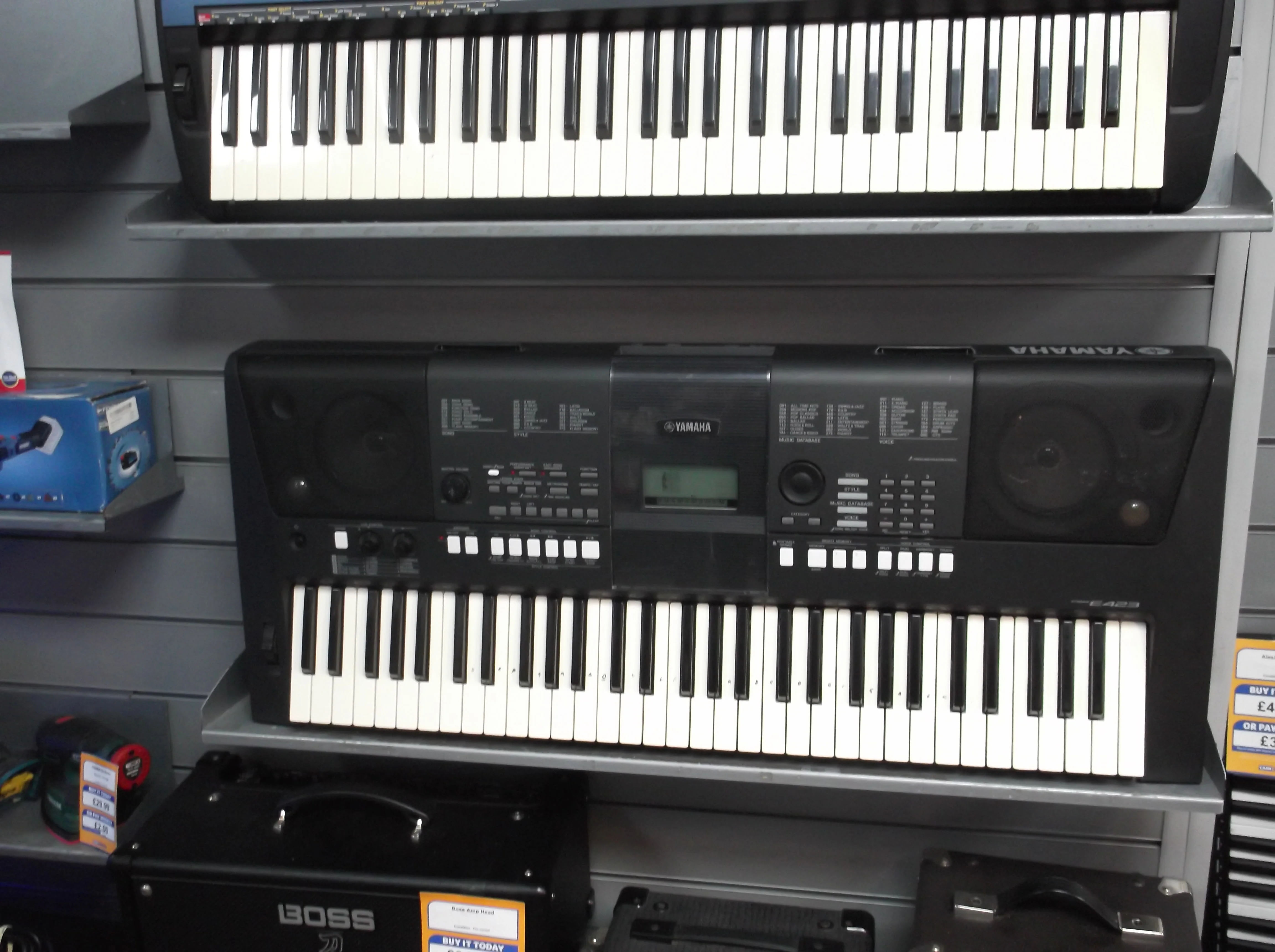 Yamaha PSR E423 Keyboard